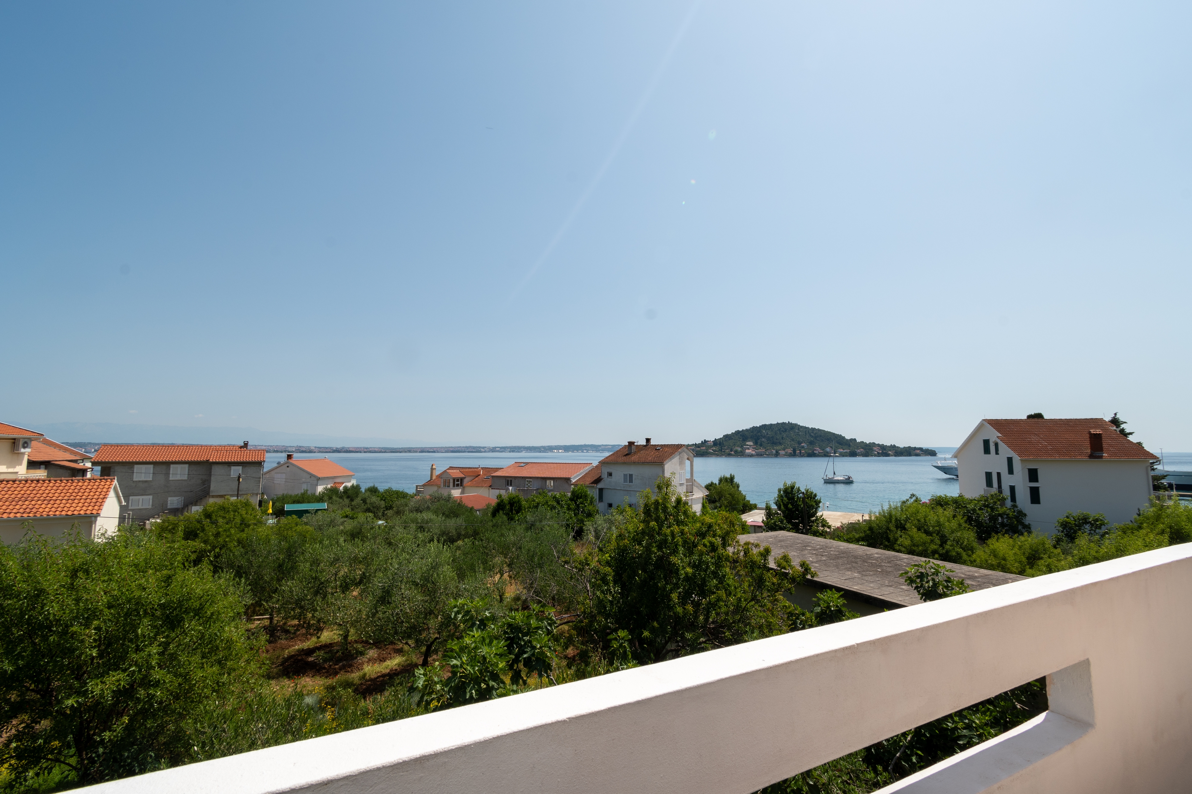 Three bedroom house with terrace and sea view Preko, Ugljan  K