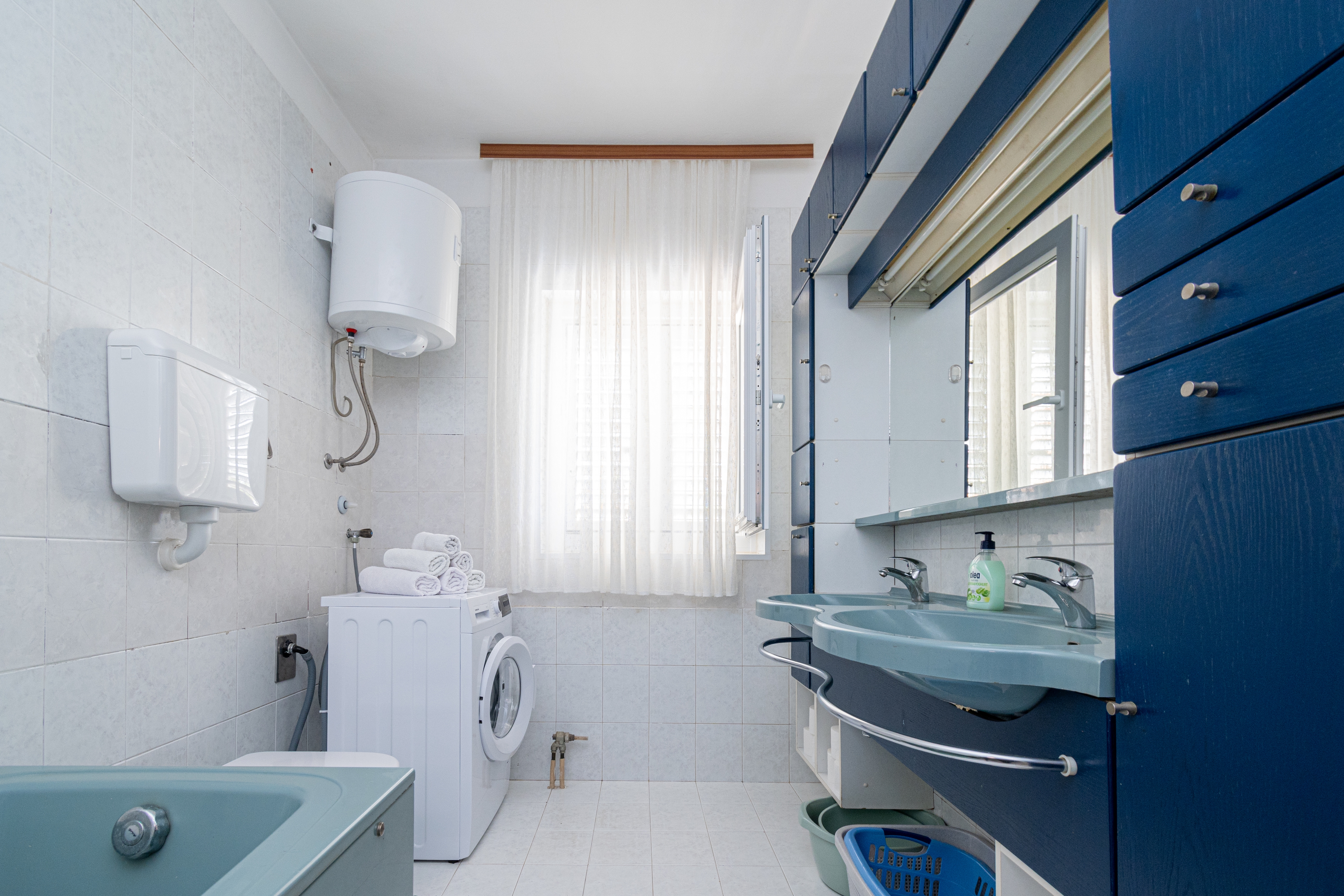 Three bedroom house with terrace and sea view Preko, Ugljan  K