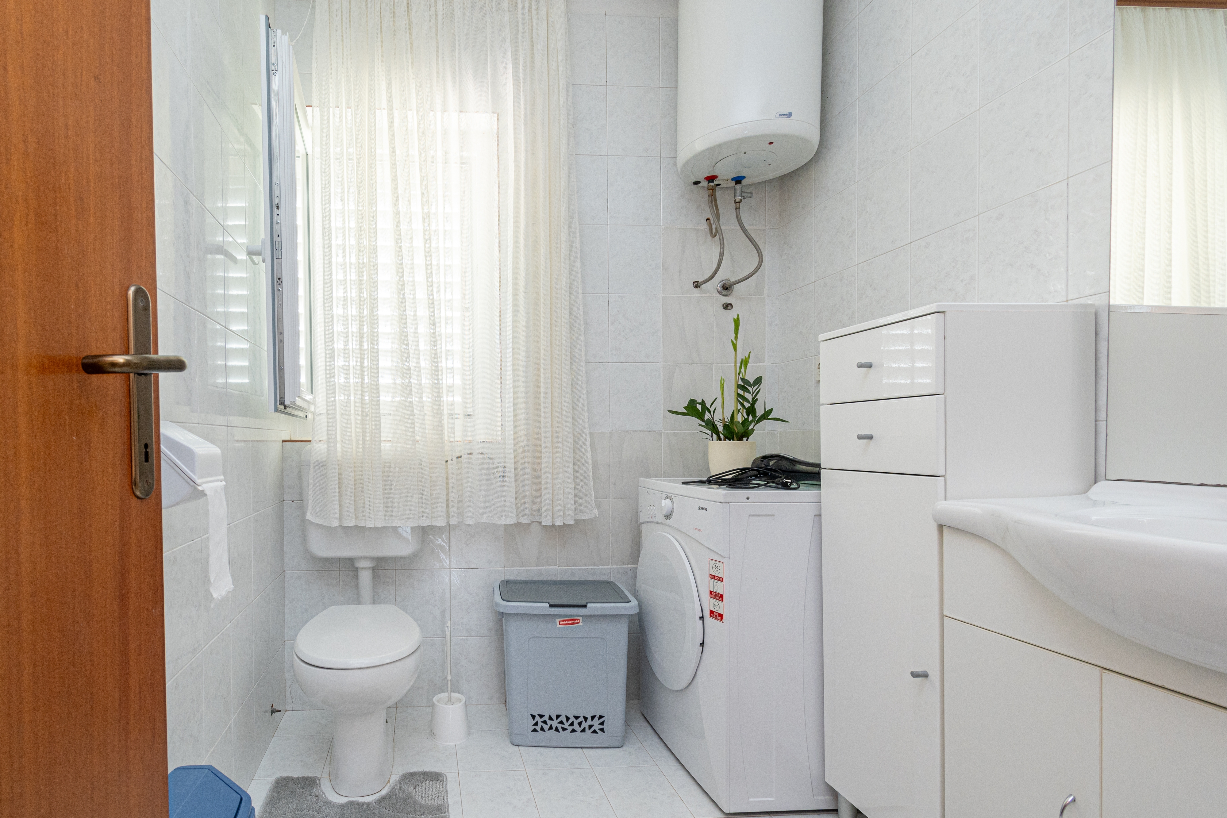 Three bedroom house with terrace and sea view Preko, Ugljan  K
