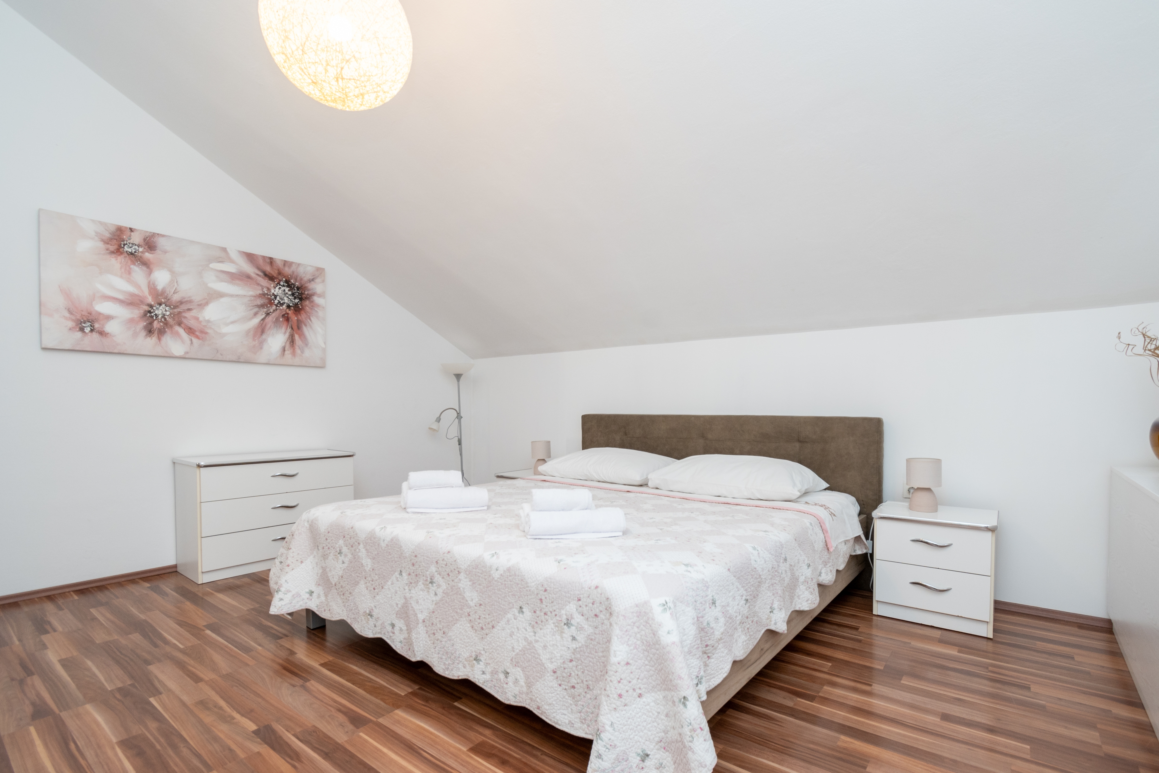 Three bedroom house with terrace and sea view Preko, Ugljan  K