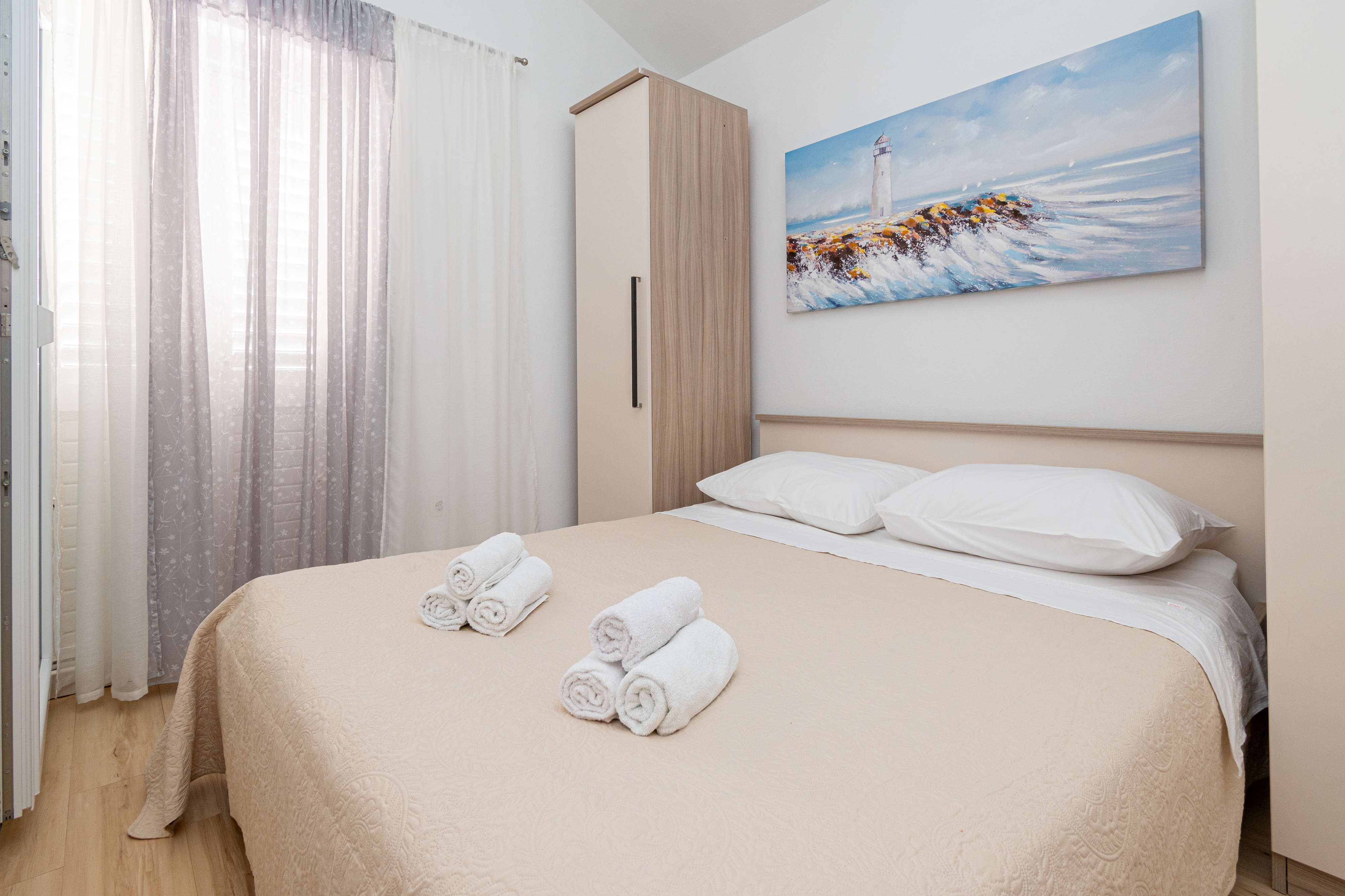 Three bedroom house with terrace and sea view Preko, Ugljan  K