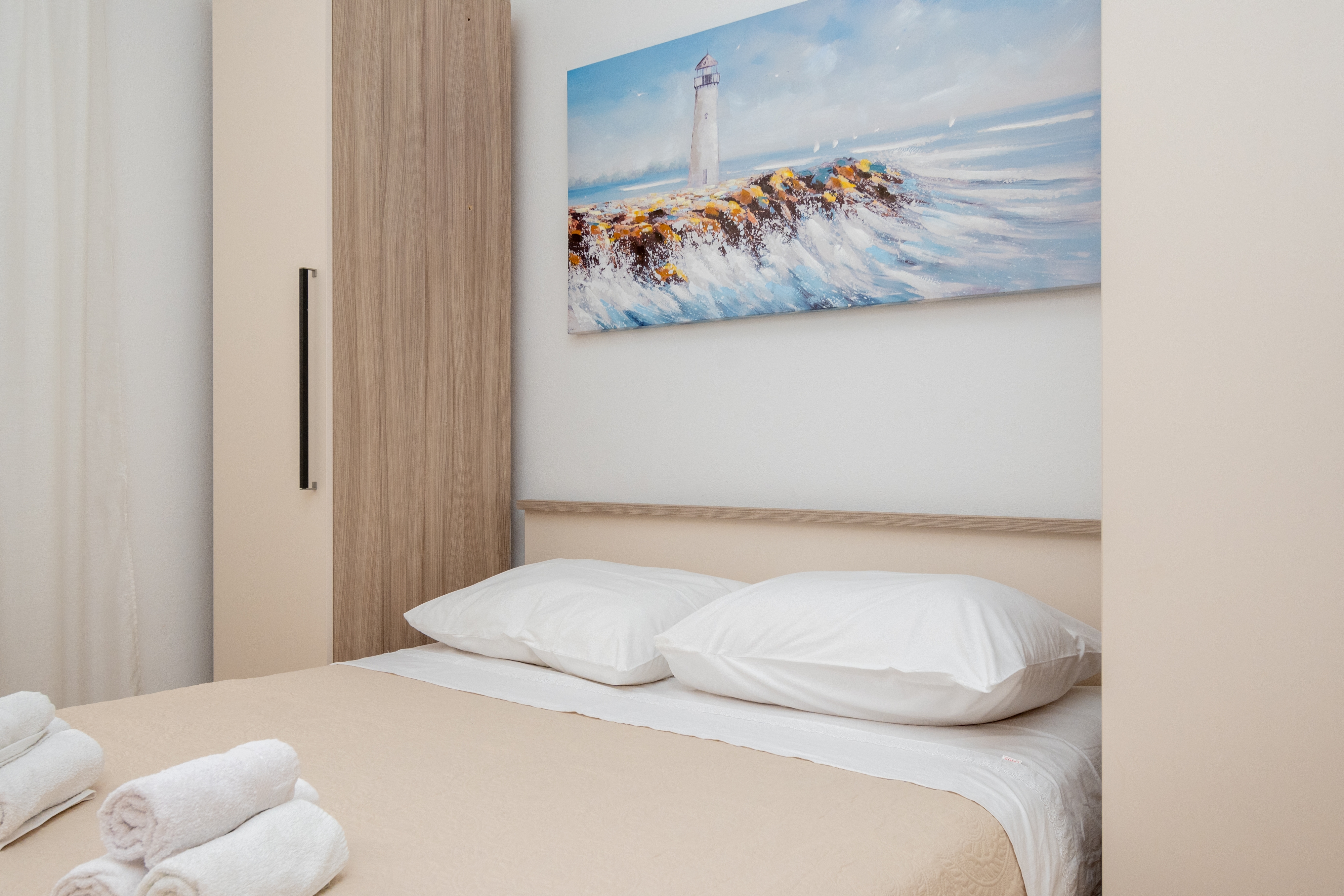 Three bedroom house with terrace and sea view Preko, Ugljan  K