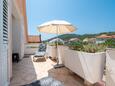 Preko, Terrasse dans l’hébergement en type house, avec la vue sur la mer, animaux acceptés et WiFi.