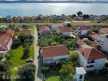 Bibinje, Zadar, Объект 18090 - Апартаменты с галечным пляжем.