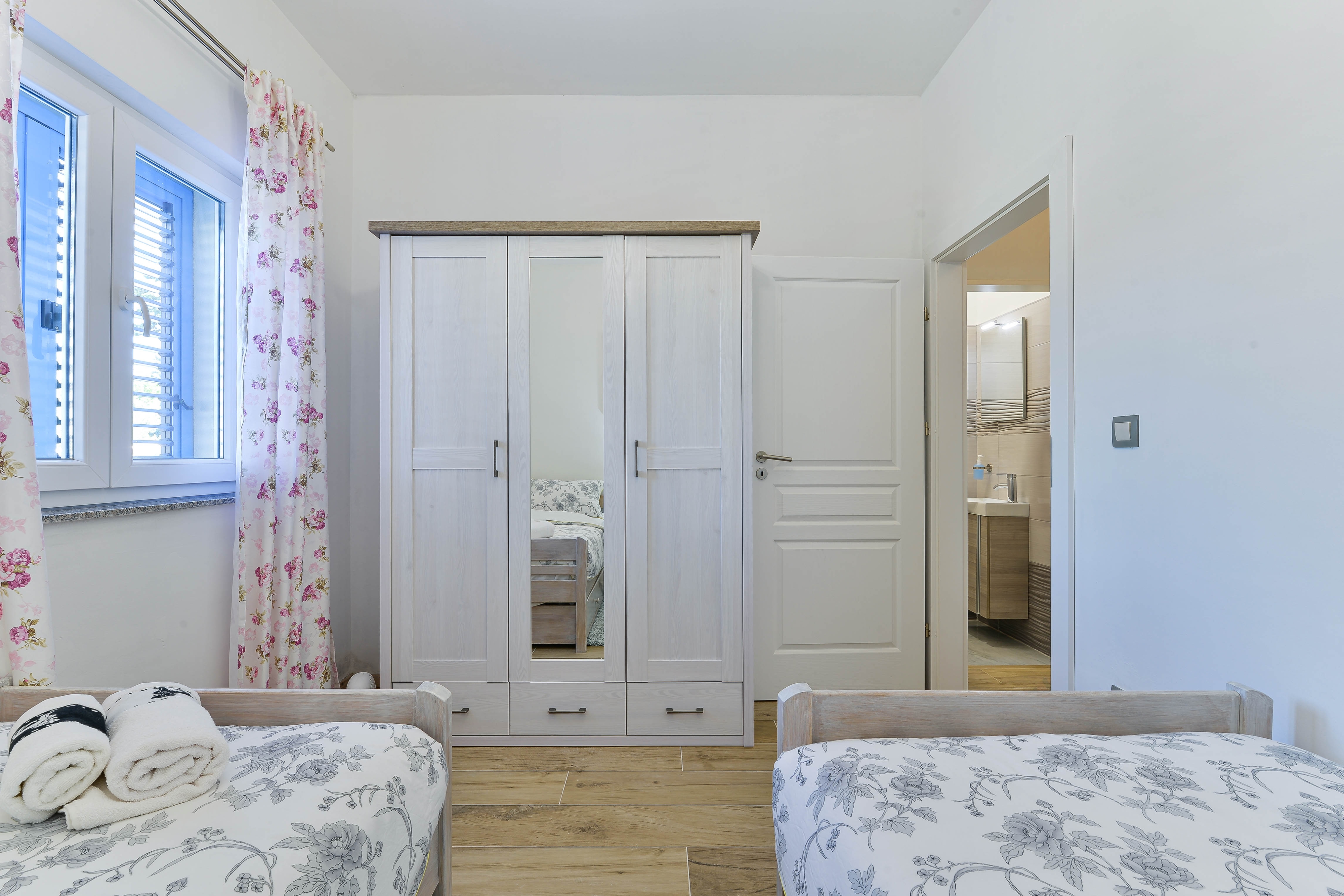 Two bedroom apartment with terrace Zadar  A-c