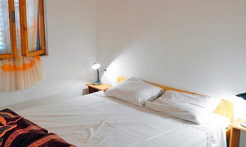 Two bedroom apartment near beach Ivan Dolac, Hvar (A-18100-e)