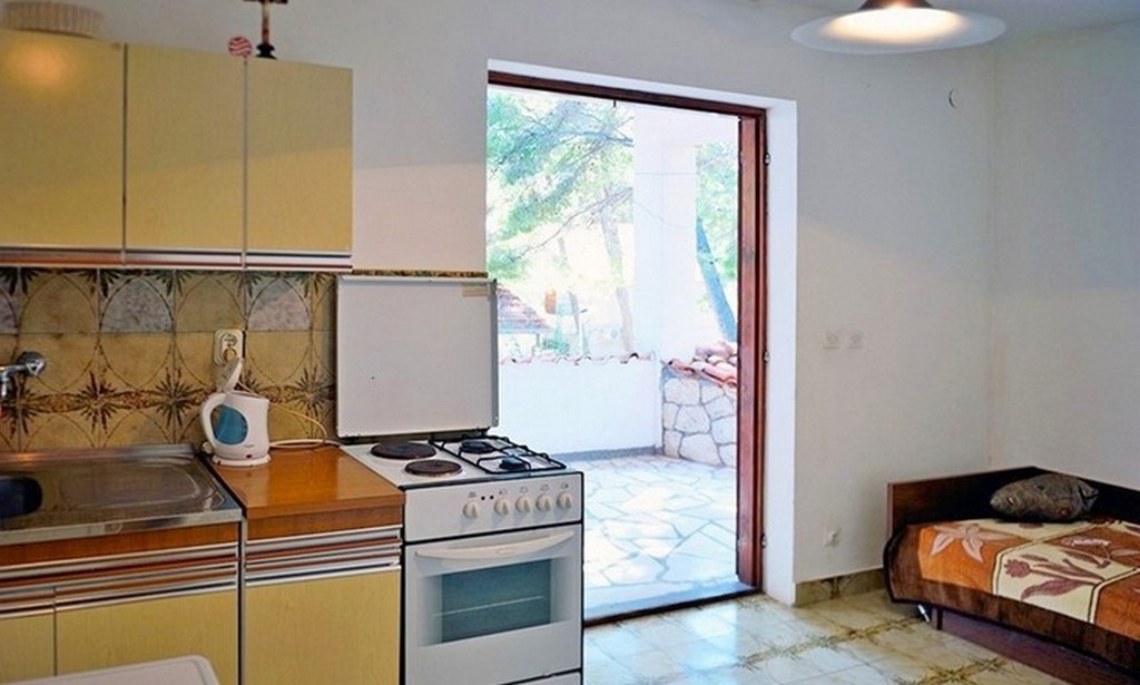 Two bedroom apartment near beach Ivan Dolac, Hvar (A-18100-e)