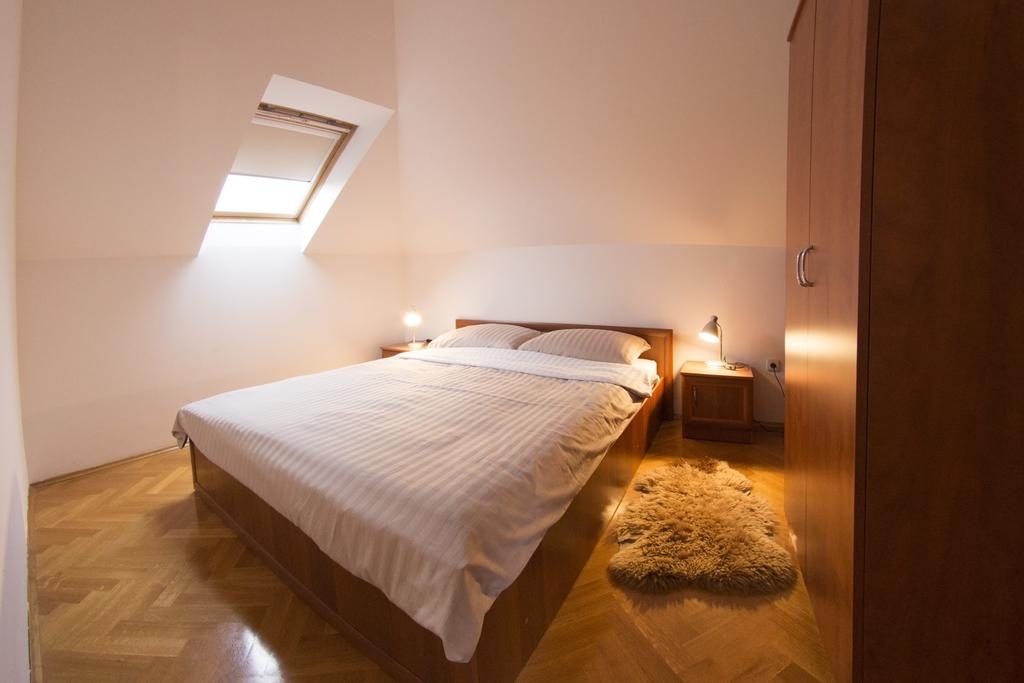 Two bedroom apartment with air-conditioning Otočac, Velebit  A-a