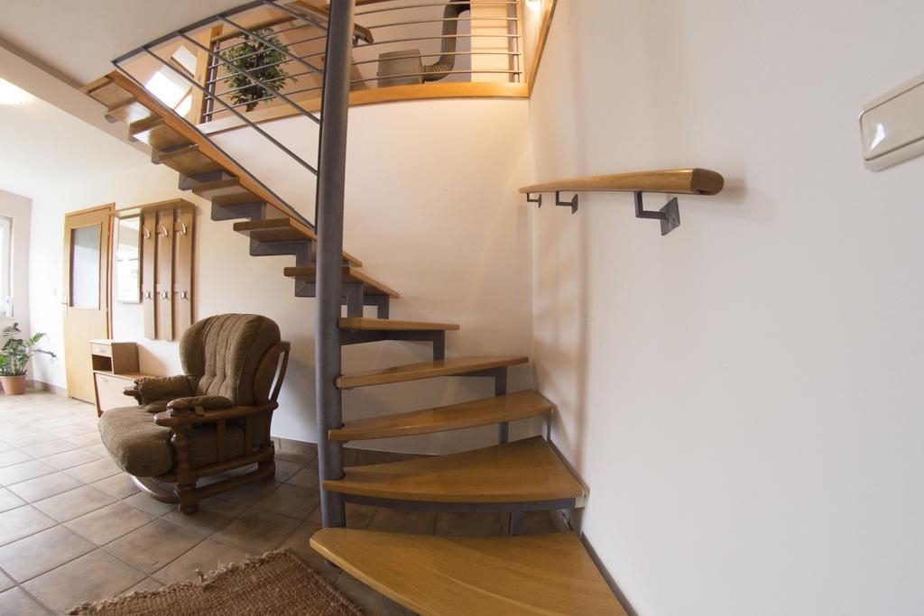 Two bedroom apartment with air-conditioning Otočac, Velebit  A-a