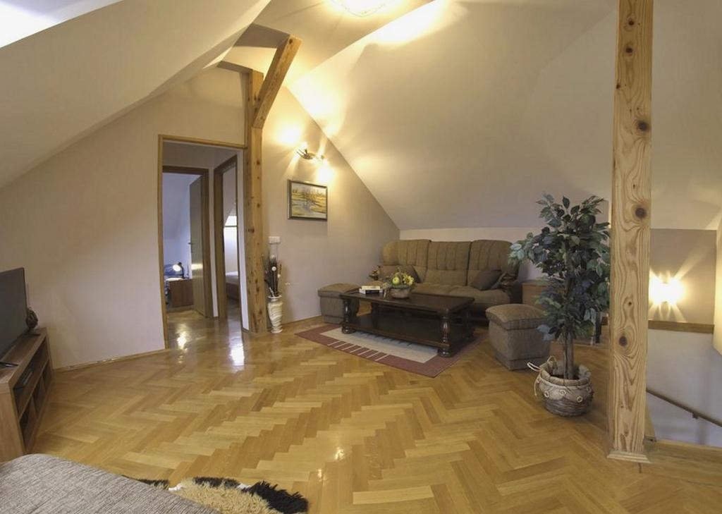 Two bedroom apartment with air-conditioning Otočac, Velebit  A-a