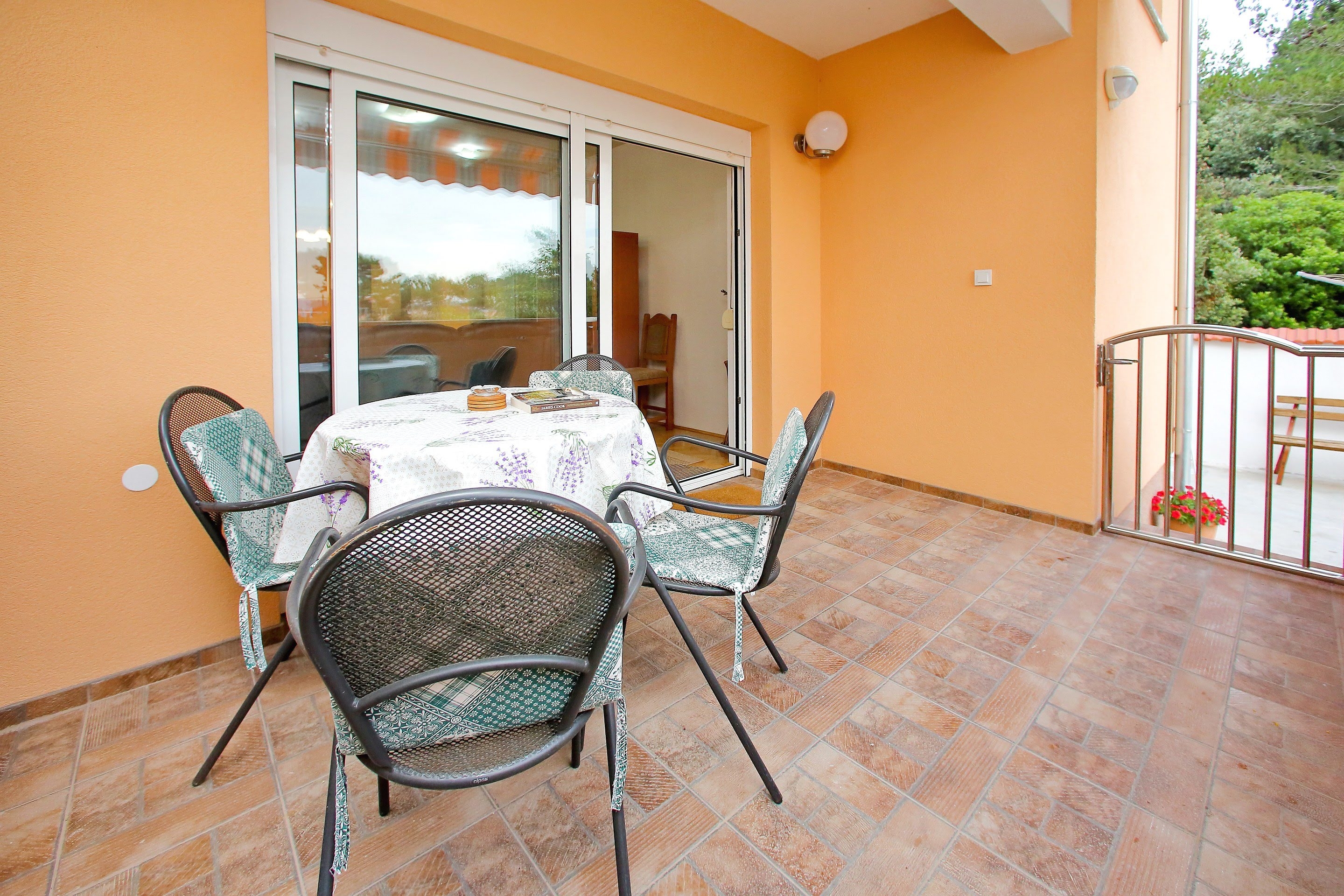 Two bedroom apartment with terrace Bibinje, Zadar  A-a
