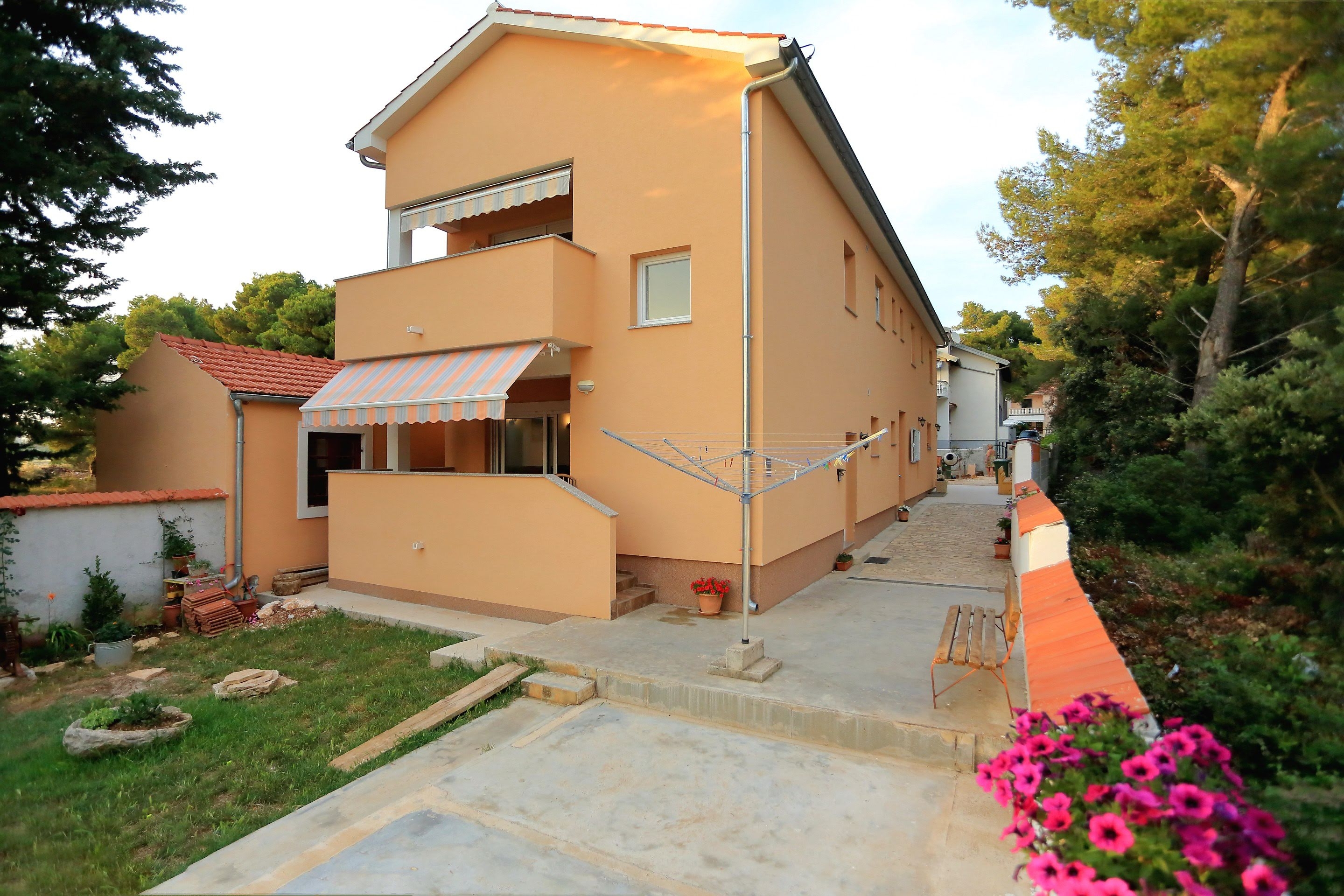 Two bedroom apartment with terrace Bibinje, Zadar (A-18110-a)