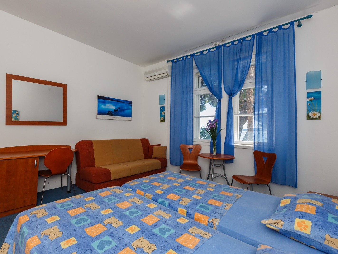 Comfortable and spacious apartment near beach Kaštel Stari, Kaštela  A-a