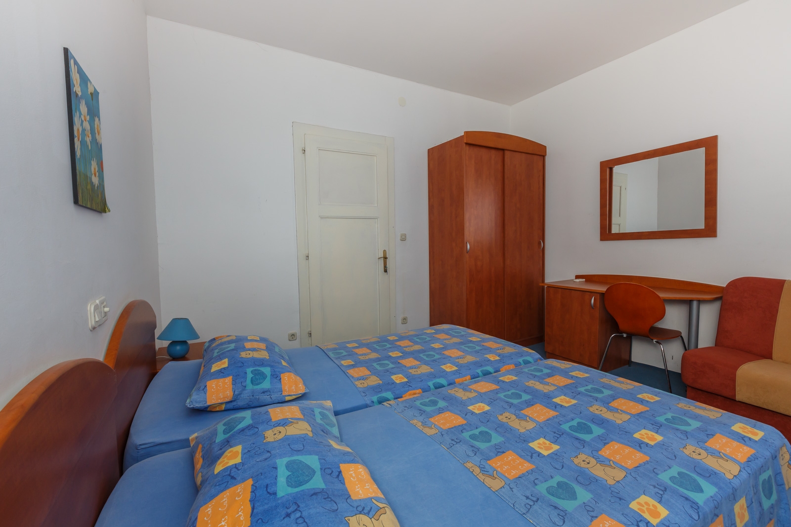 Comfortable and spacious apartment near beach Kaštel Stari, Kaštela  A-a
