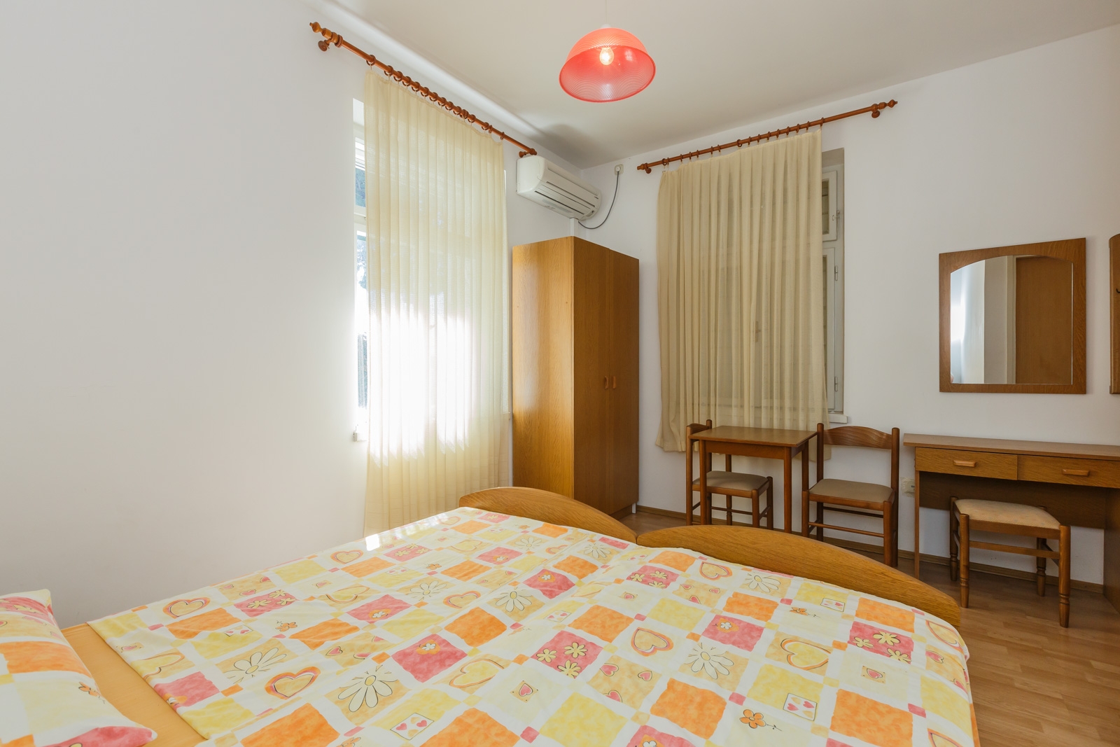 Comfortable and spacious apartment near beach Kaštel Stari, Kaštela  A-a
