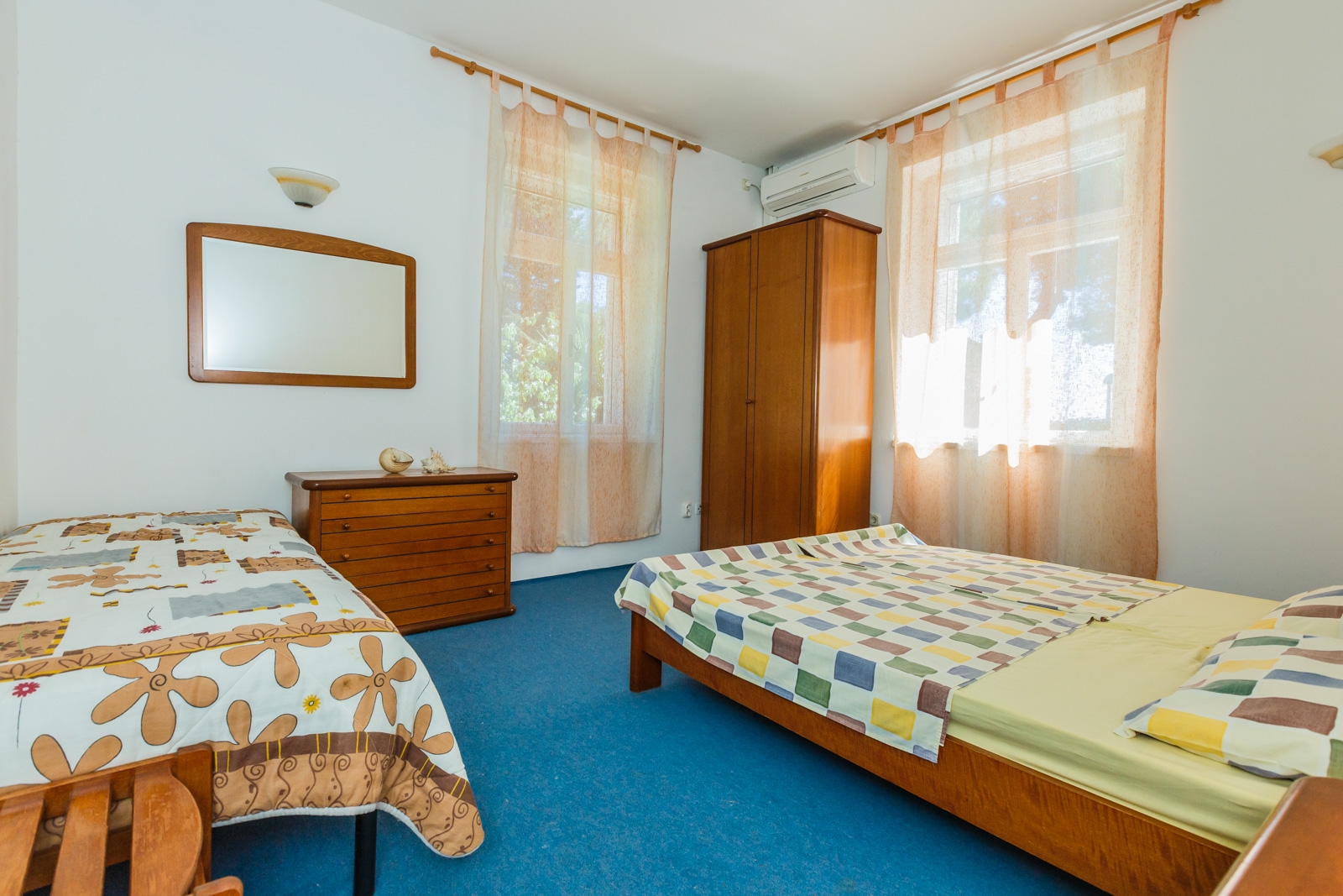 Comfortable and spacious apartment near beach Kaštel Stari, Kaštela  A-a