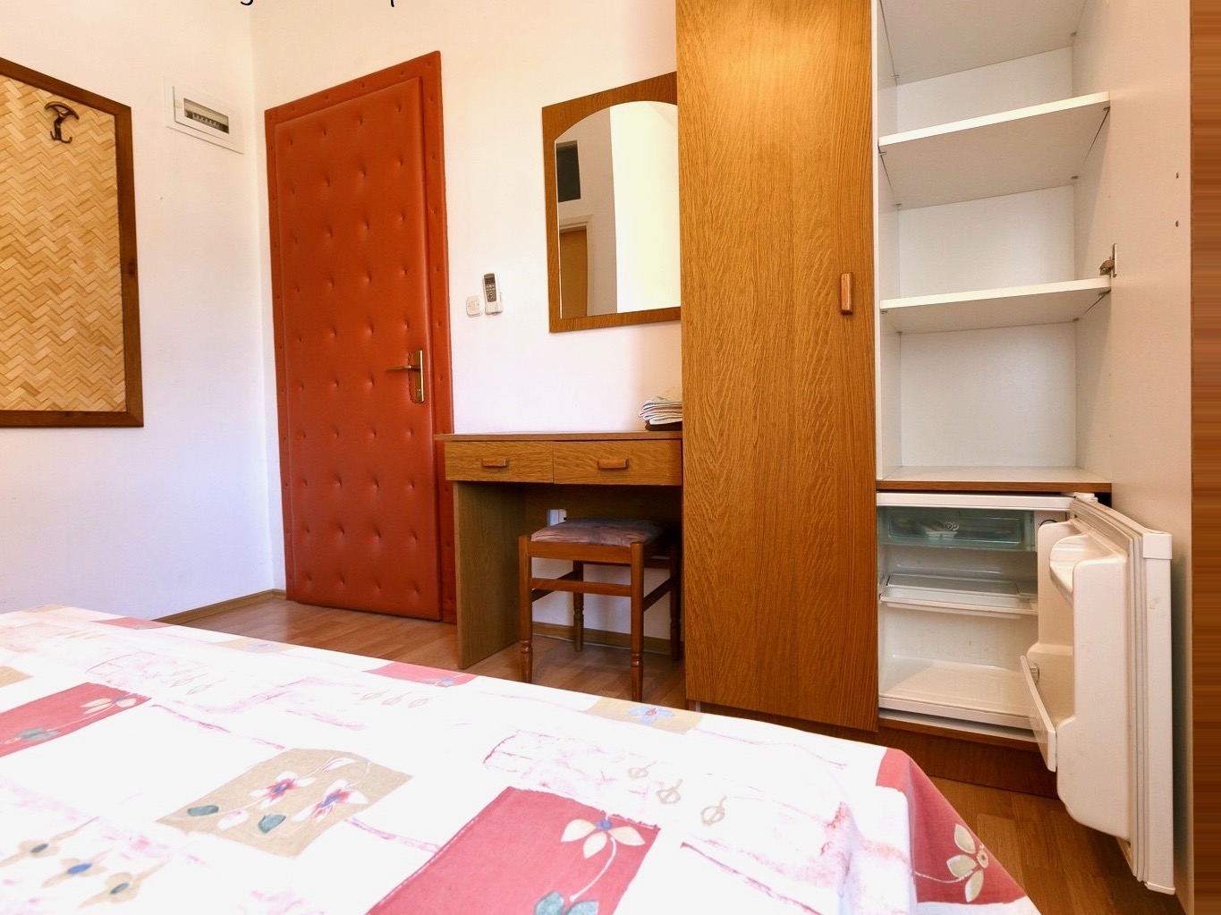 Comfortable and spacious apartment near beach Kaštel Stari, Kaštela  A-a