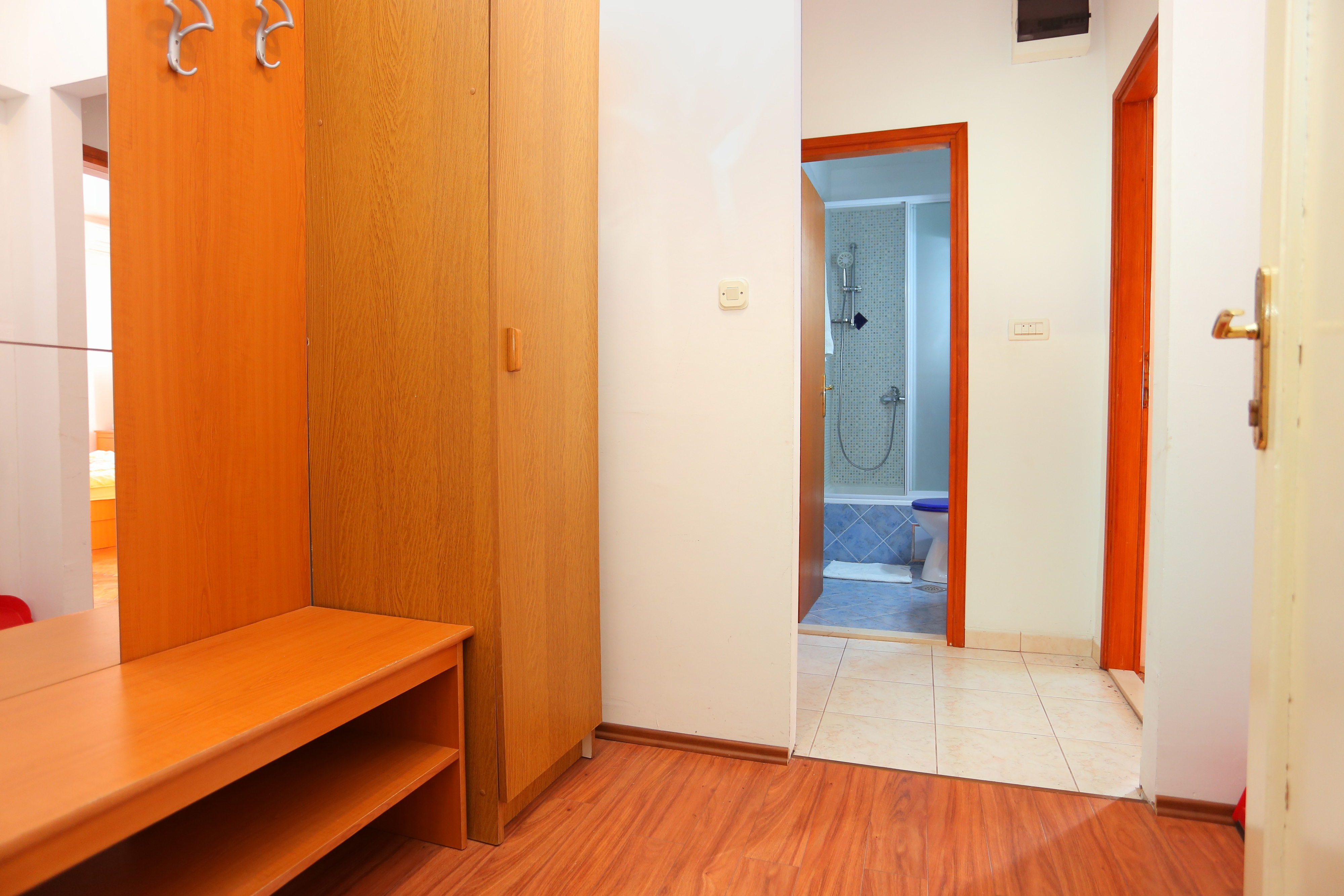 Comfortable and spacious apartment near beach Kaštel Stari, Kaštela  A-a