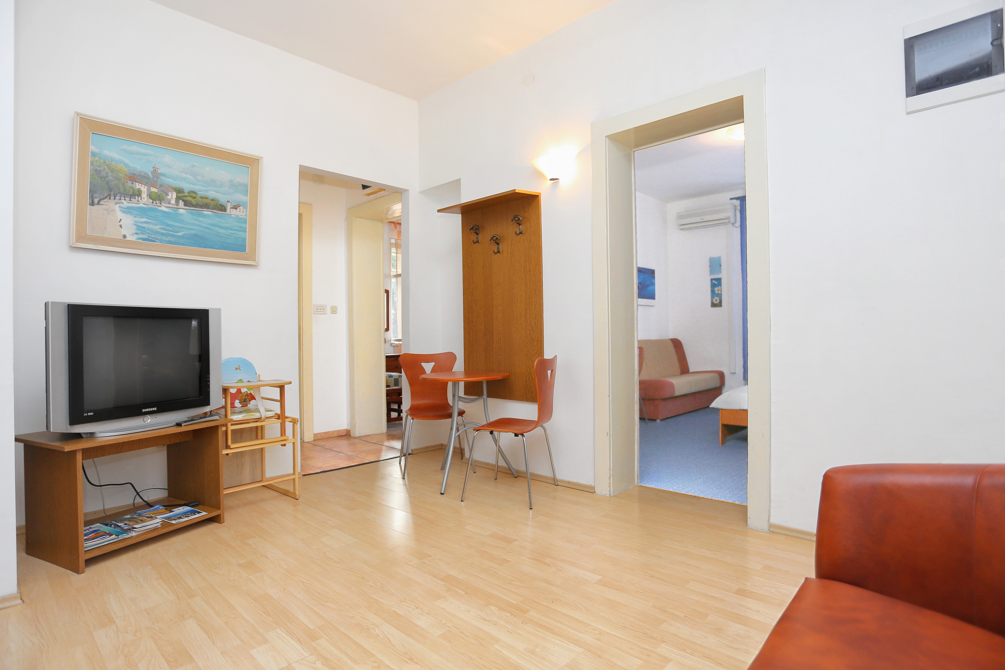 Four-bedroom apartment near beach Kaštel Stari, Kaštela (A-18114-a)