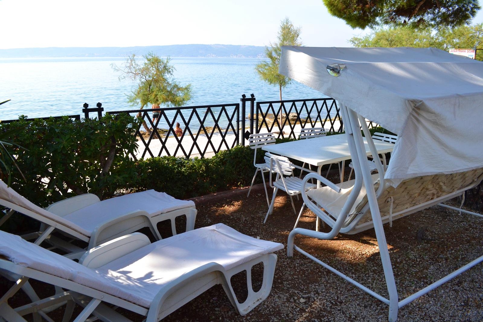 Comfortable and spacious apartment near beach Kaštel Stari, Kaštela  A-a