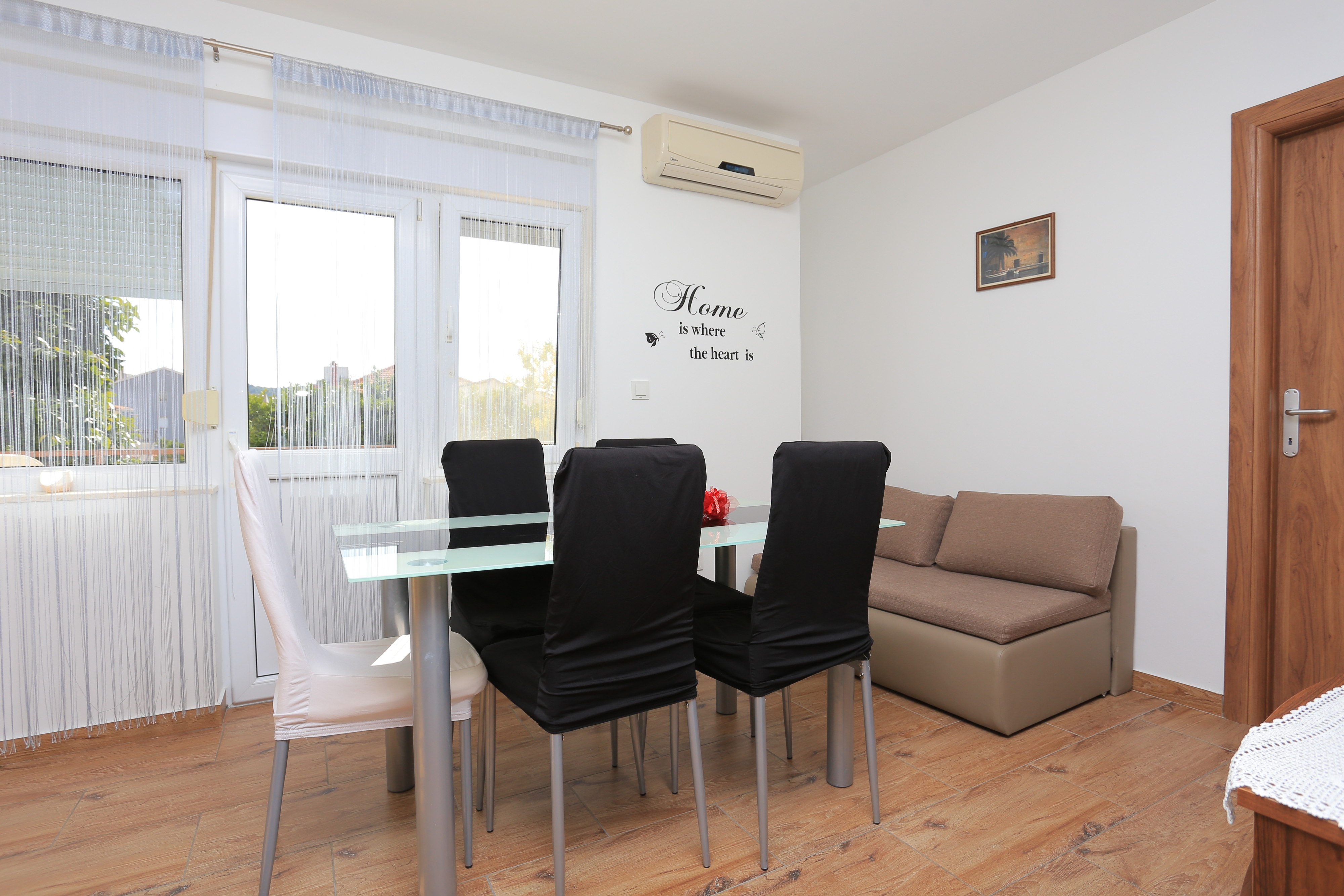 Two bedroom apartment with terrace Trogir (A-18116-a)