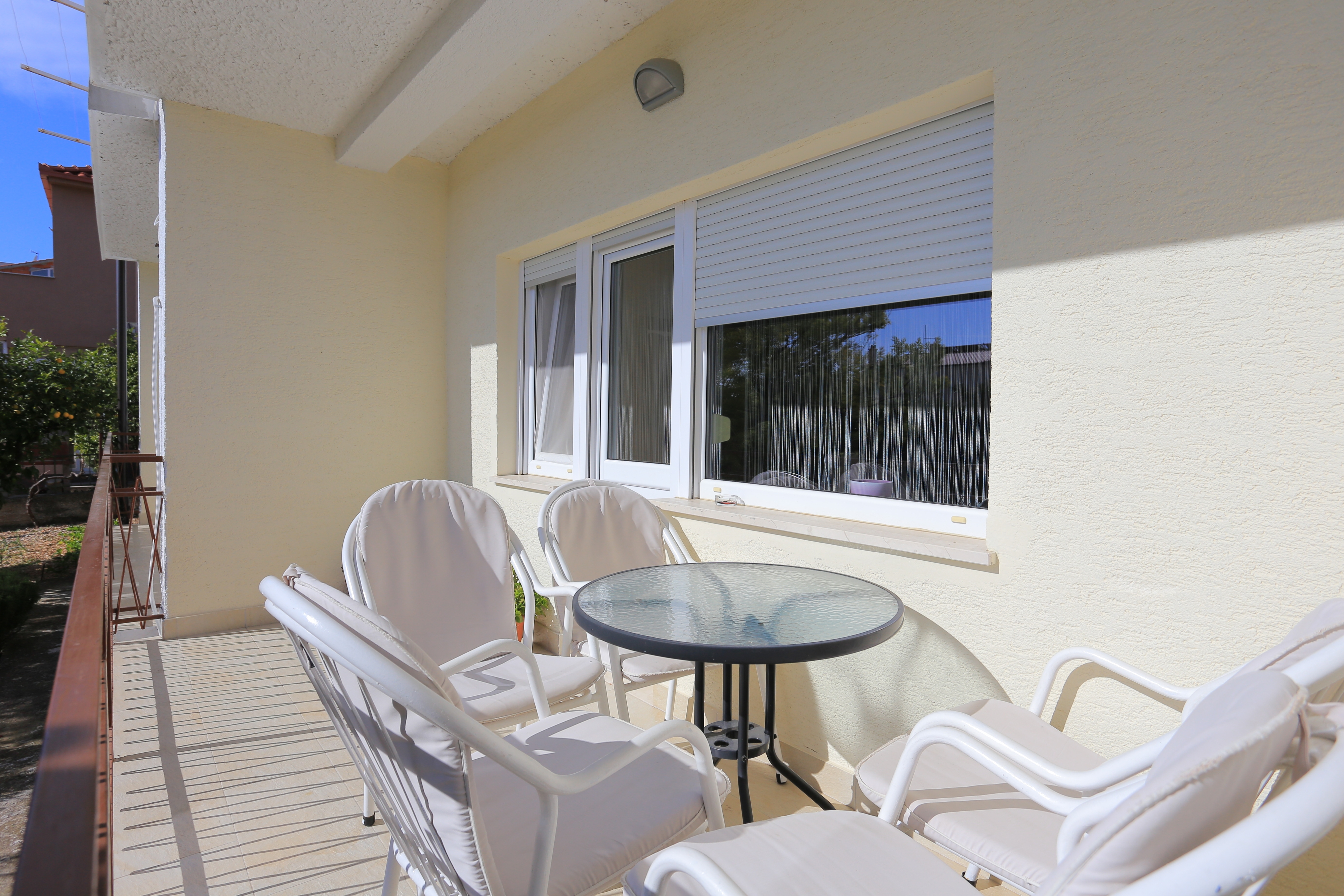 Two bedroom apartment with terrace Trogir  A-a