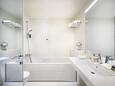 Badezimmer Novigrad, Badezimmer in folgender Unterkunftsart room, WiFi.