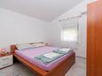 Vir, Dormitorio in the apartment, air condition available y WiFi.