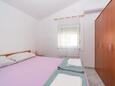 Vir, Dormitorio in the apartment, air condition available y WiFi.