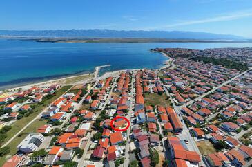 Vir, Vir, Objekt 18131 - Apartmani sa šljunčanom plažom.