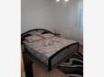 Ložnice 2 Tribanj, Ložnice 2 v ubytování typu apartment, domácí mazlíčci povoleni a WiFi.