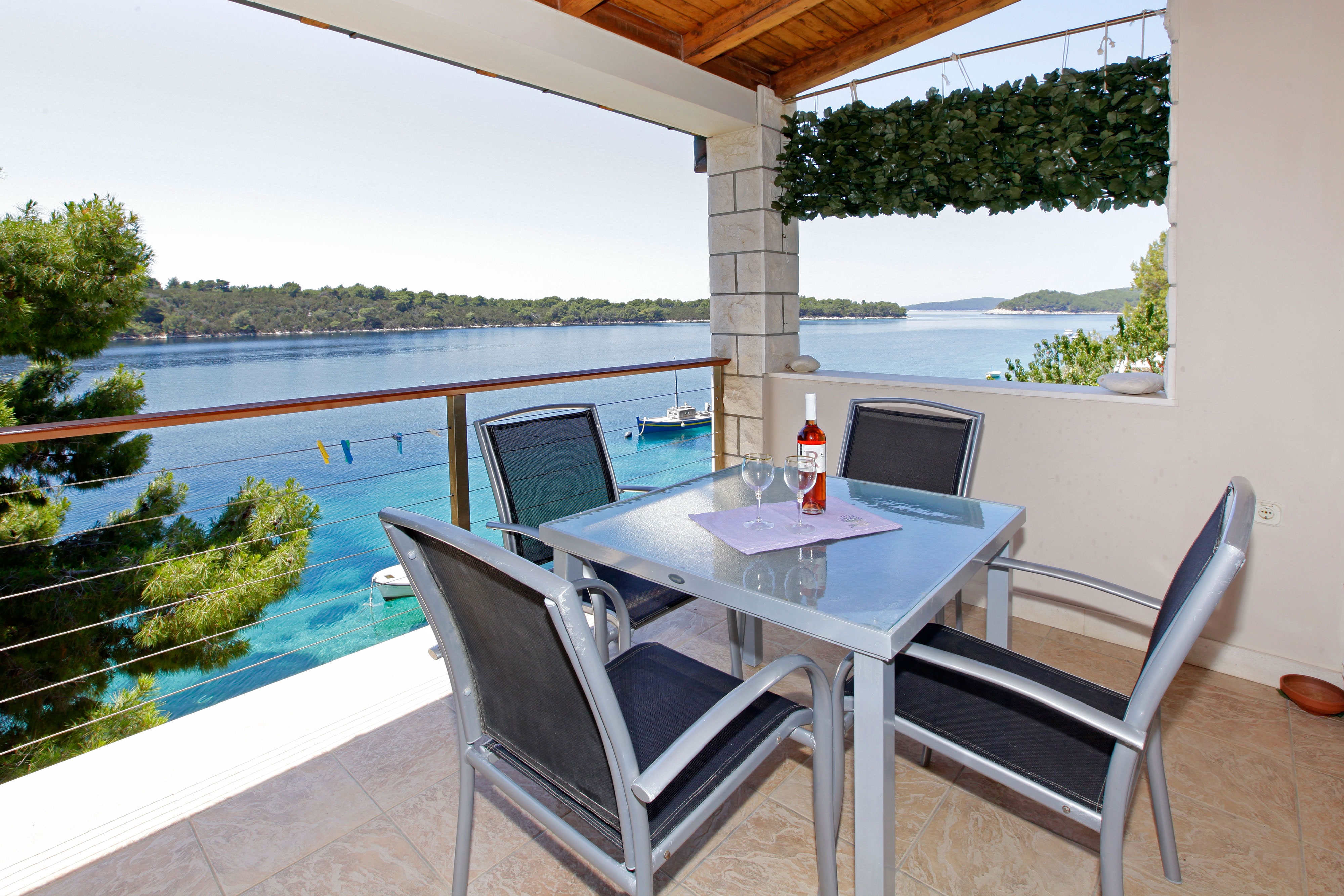 One bedroom apartment near beach Karbuni, Korčula (A-18137-a)