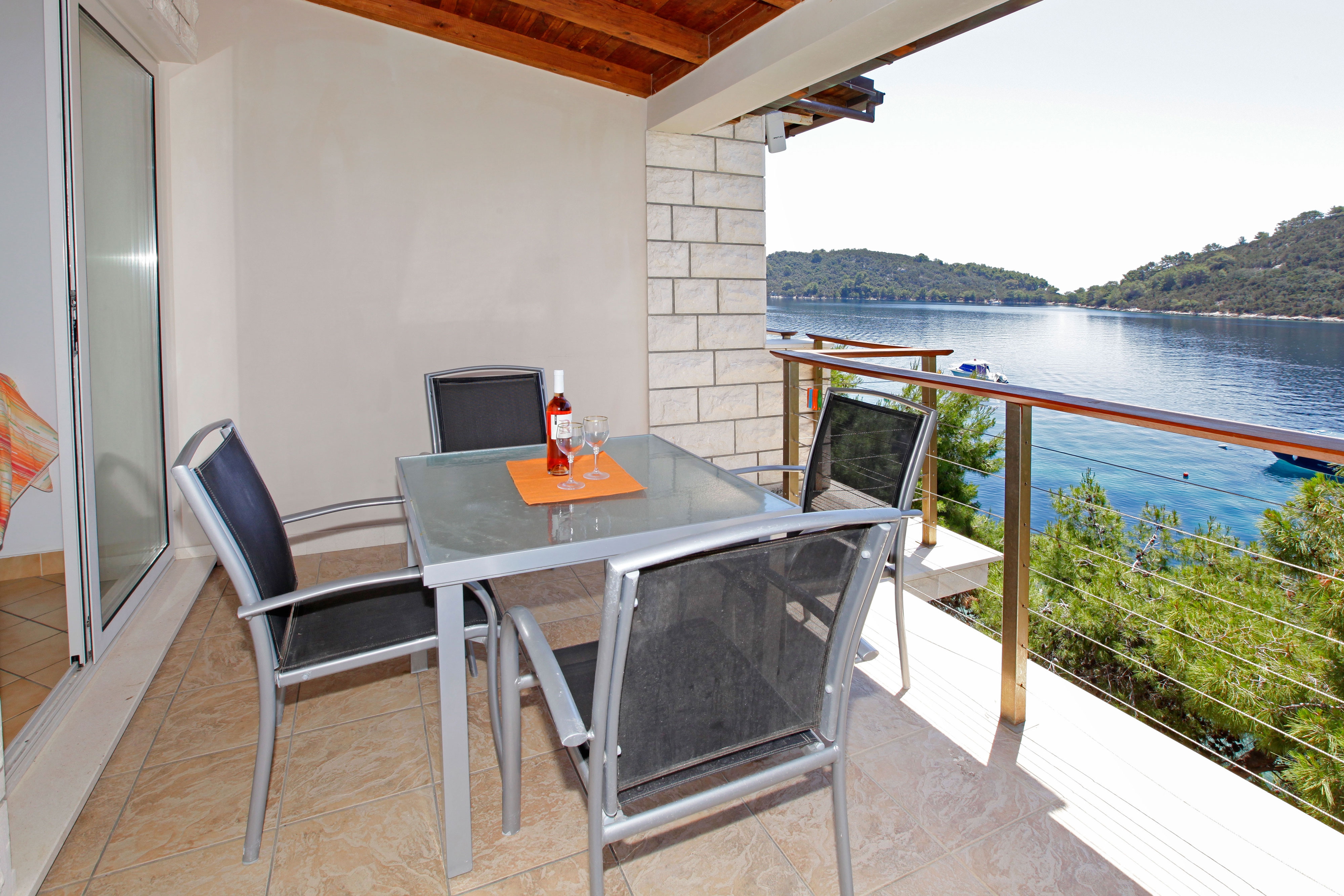 One bedroom apartment near beach Karbuni, Korčula (A-18137-c) One bedroom apartment near beach Karbuni, Korčula (A-18137-c)