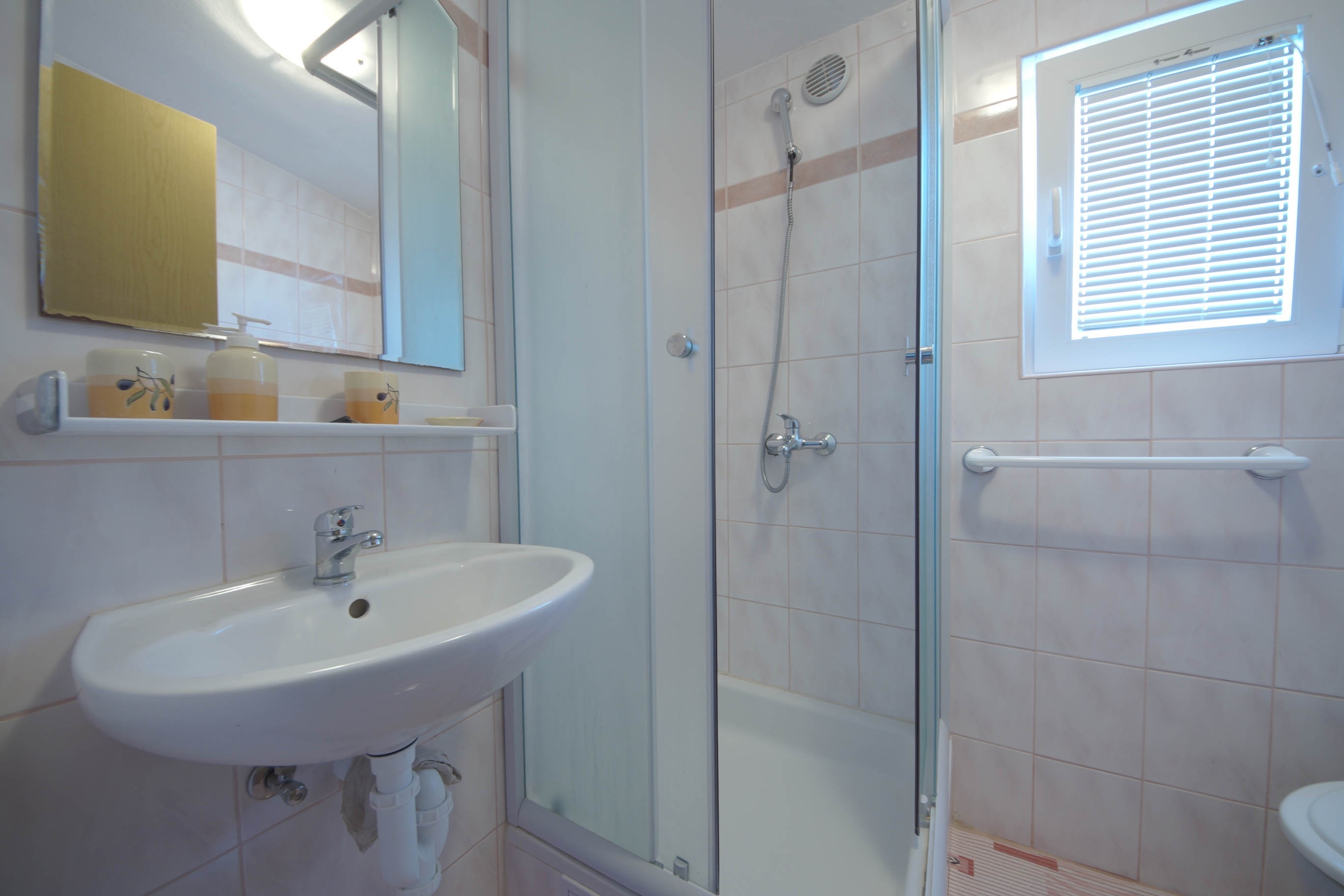 Two bedroom apartment with terrace and sea view Vir  A-c