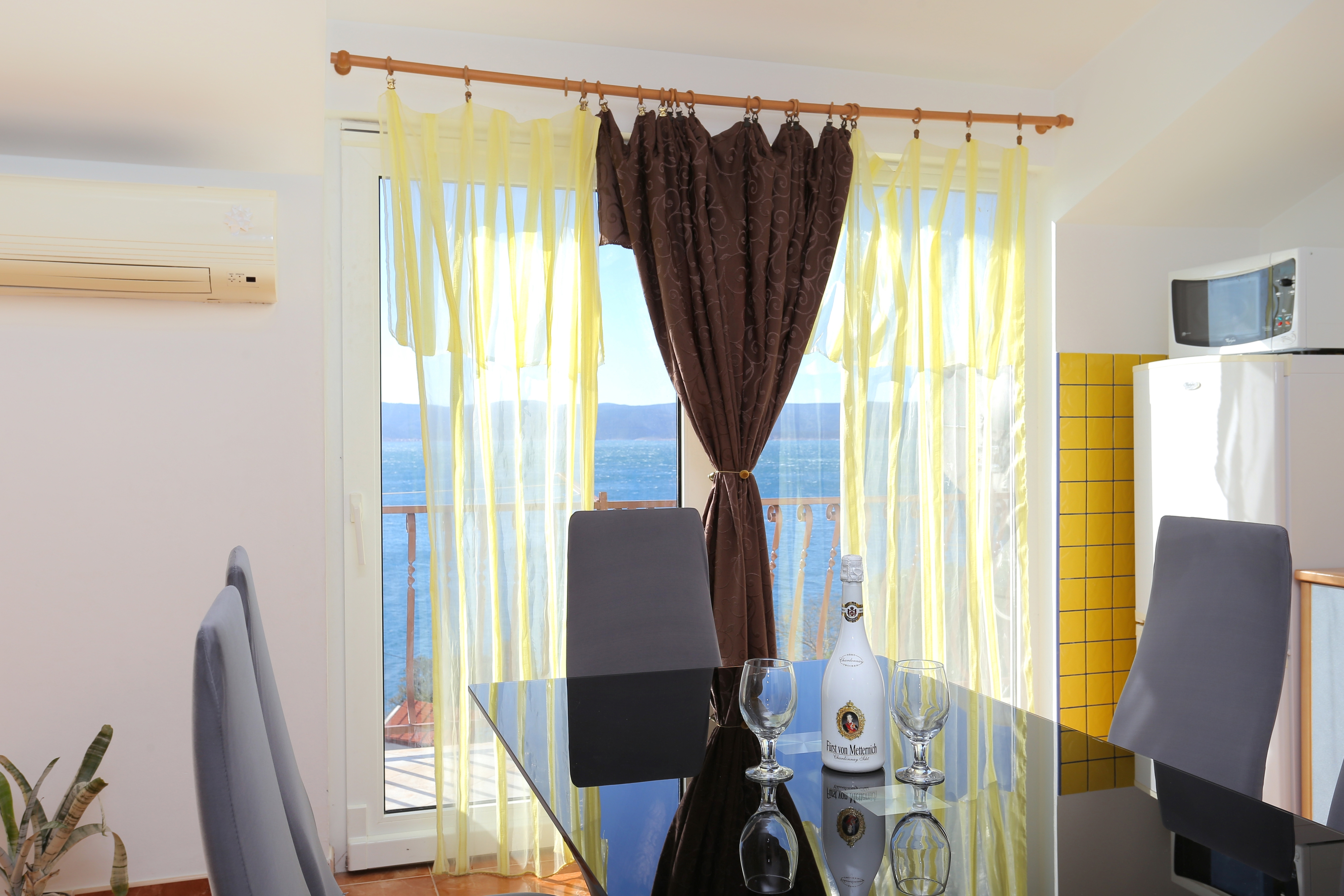 Top Omiš Pisak Top Omiš Pisak