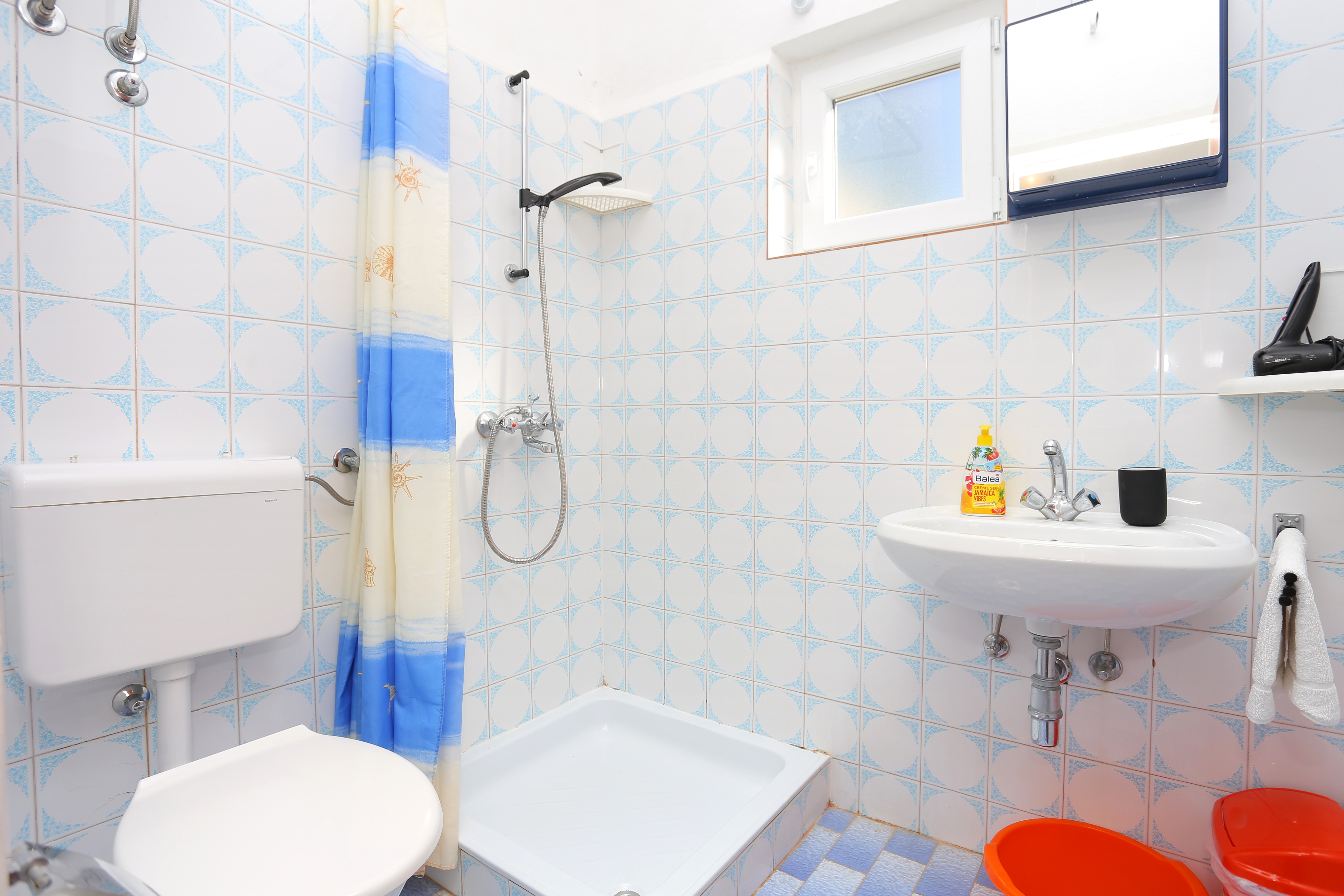 Three bedroom apartment with terrace and sea view Pisak, Omiš  A-b