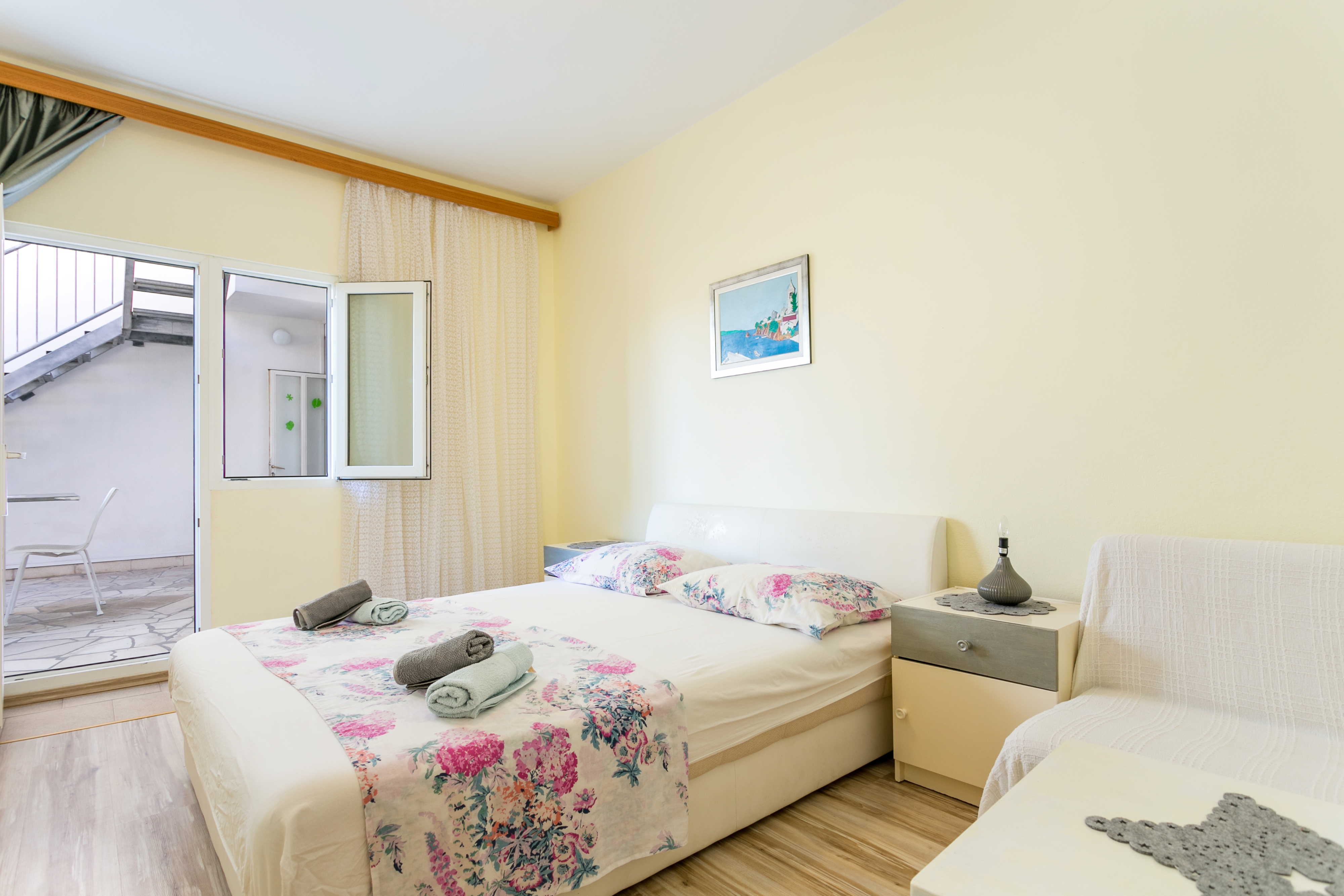 Three bedroom apartment with terrace and sea view Pisak, Omiš  A-b