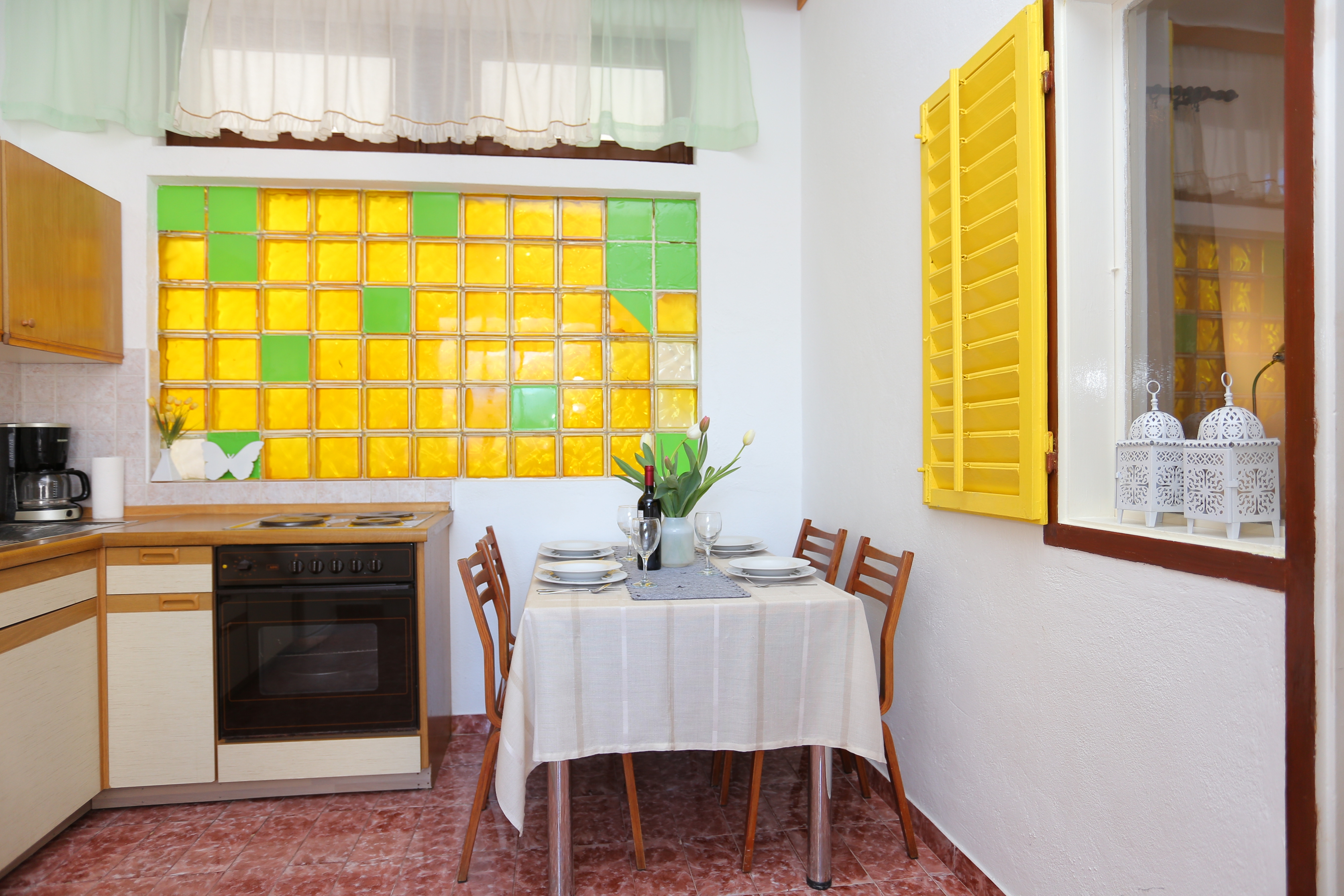 Three bedroom apartment with terrace and sea view Pisak, Omiš (A-18141-b) Three bedroom apartment with terrace and sea view Pisak, Omiš (A-18141-b)