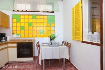 Pisak, Dining room in the apartment, WiFi.