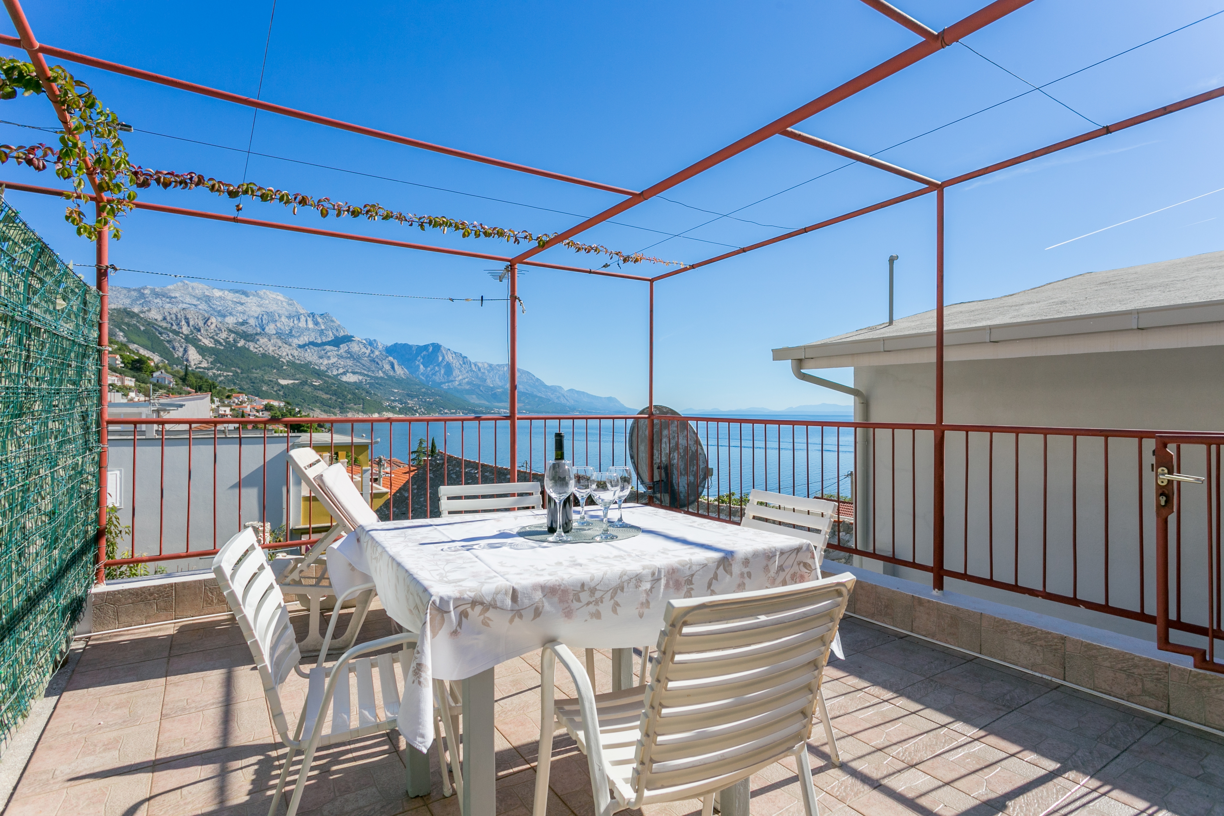 Three bedroom apartment with terrace and sea view Pisak, Omiš  A-b