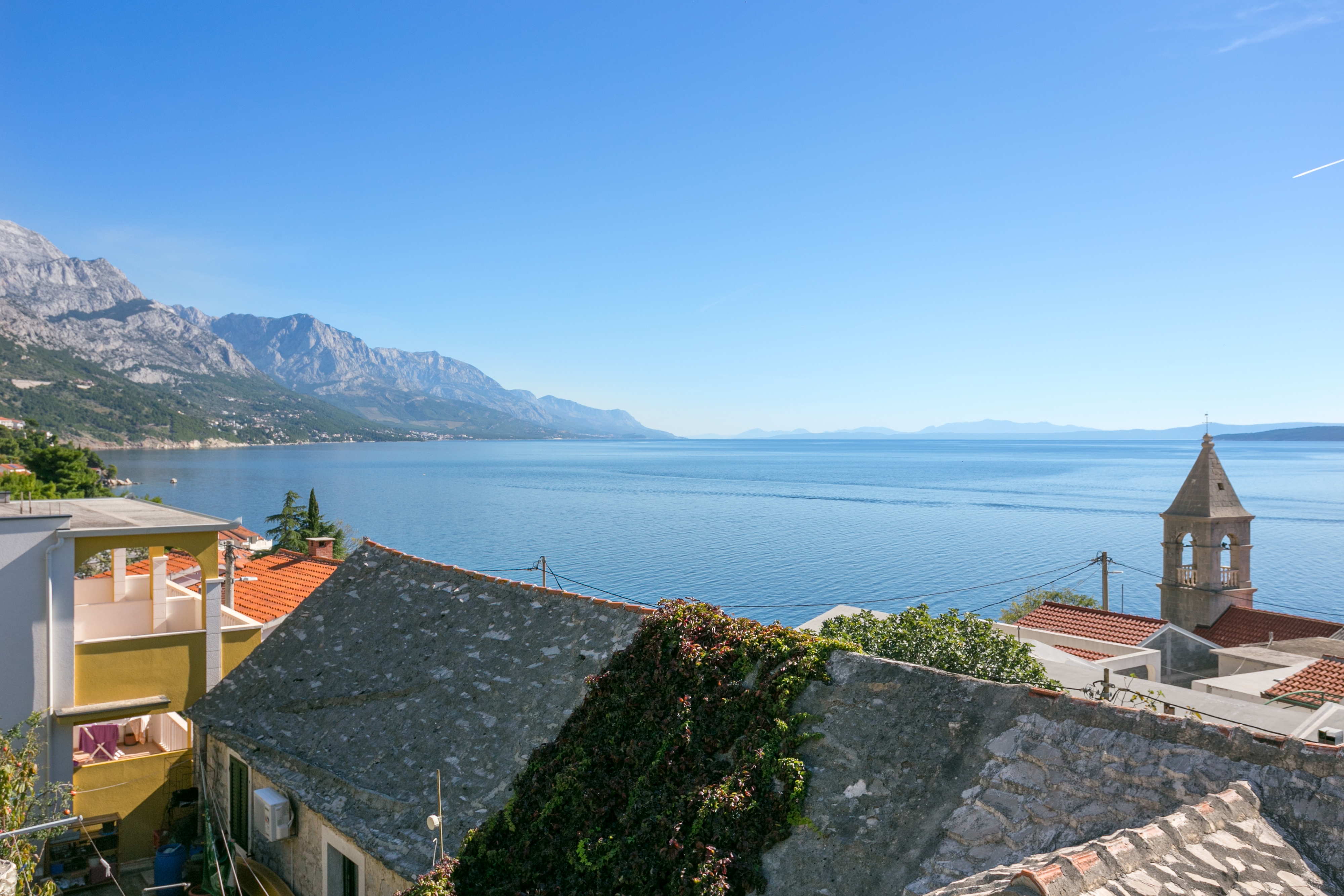 Three bedroom apartment with terrace and sea view Pisak, Omiš  A-b