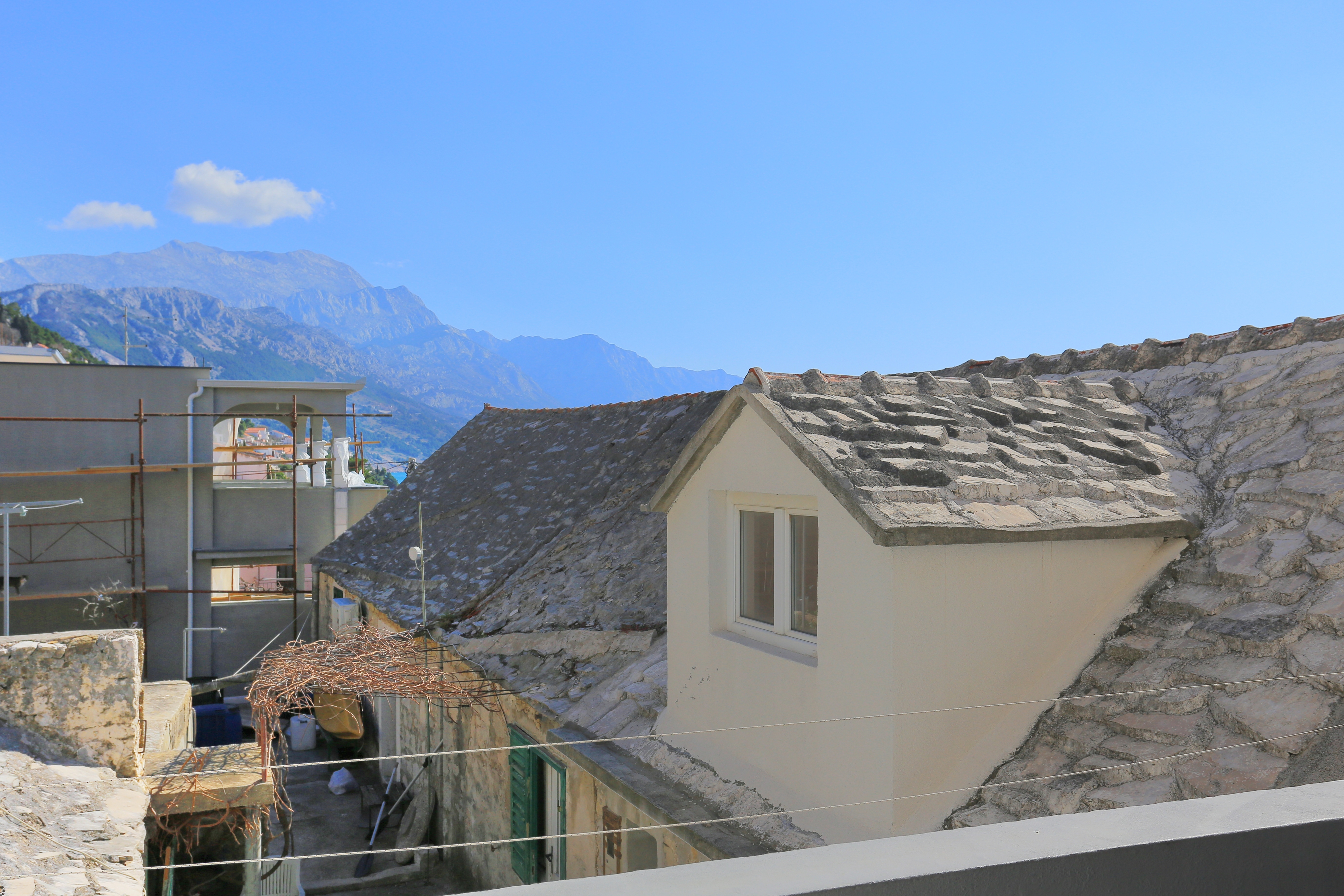 Three bedroom apartment with terrace and sea view Pisak, Omiš  A-b