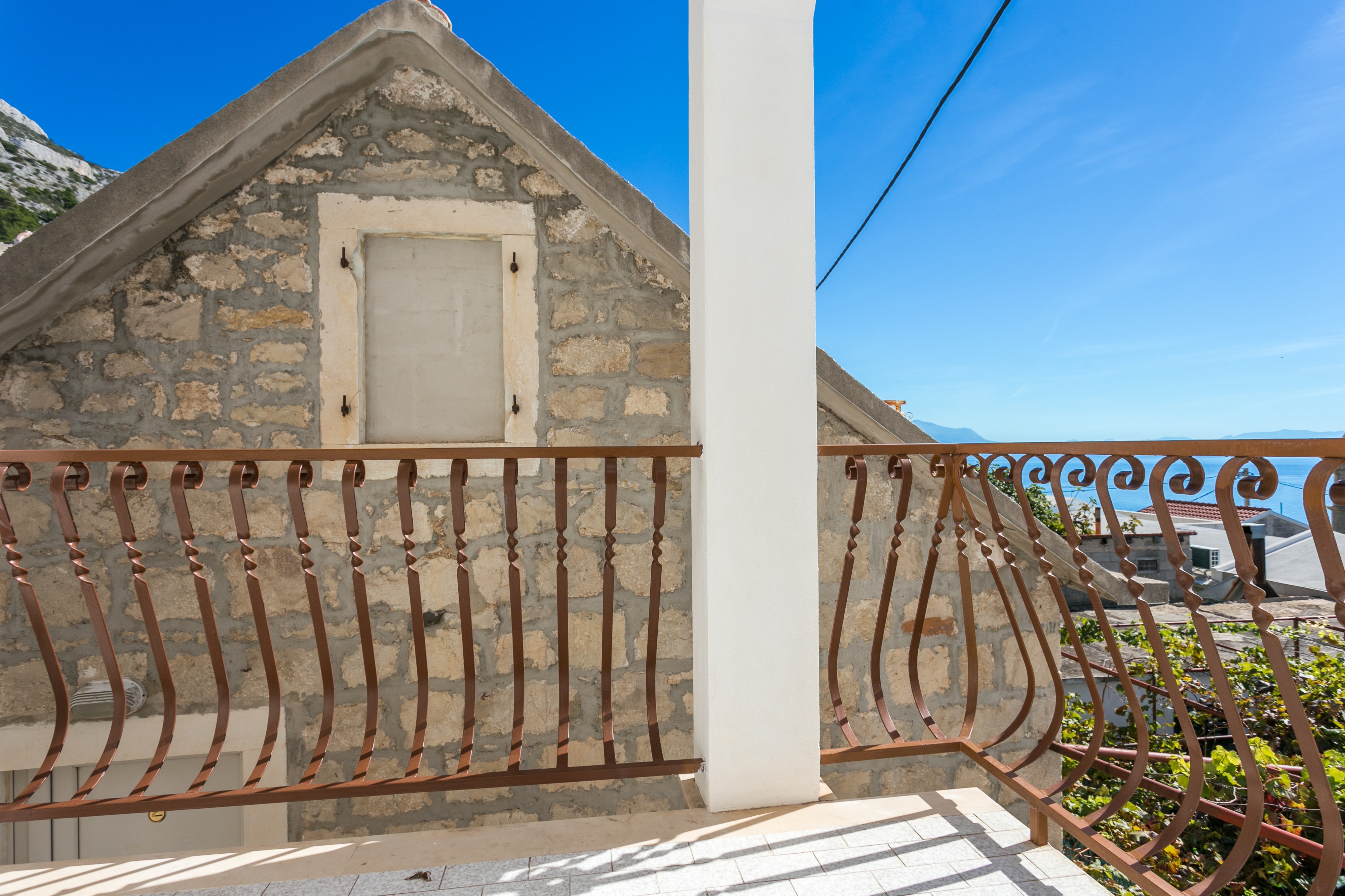 Two bedroom apartment with balcony and sea view Pisak, Omiš  A-c