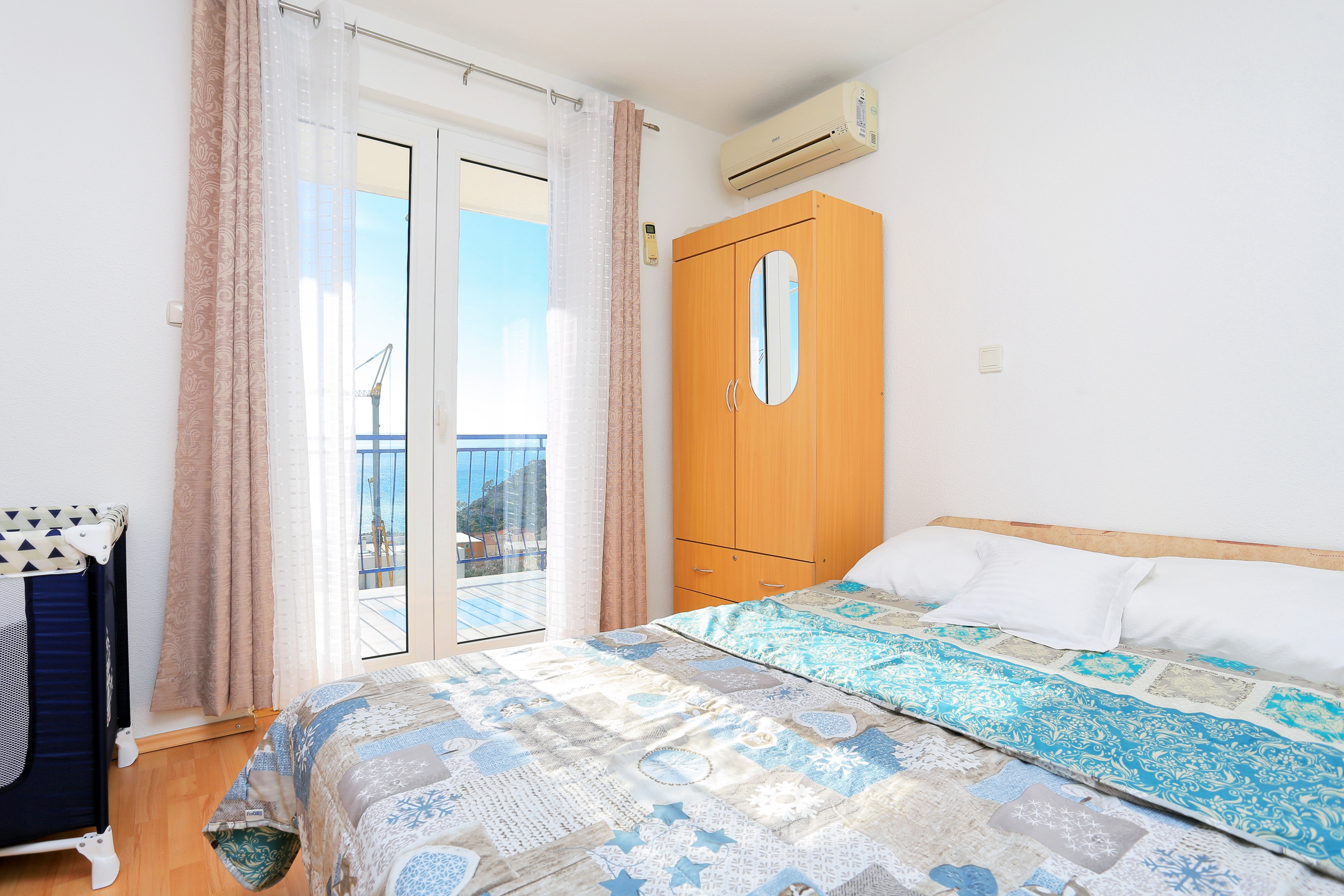 Studio flat with balcony and sea view Makarska  AS-a