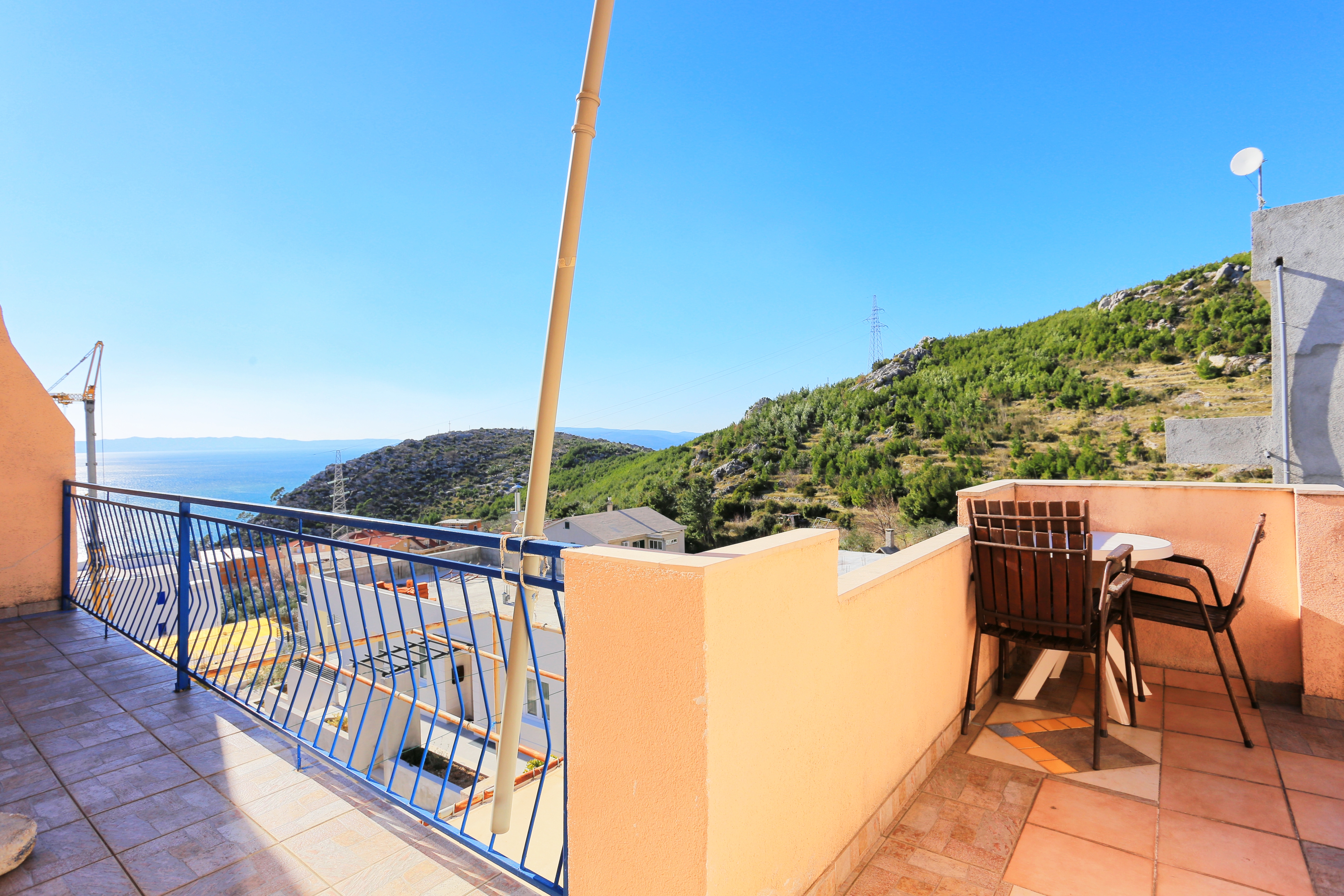 Studio flat with balcony and sea view Makarska  AS-b