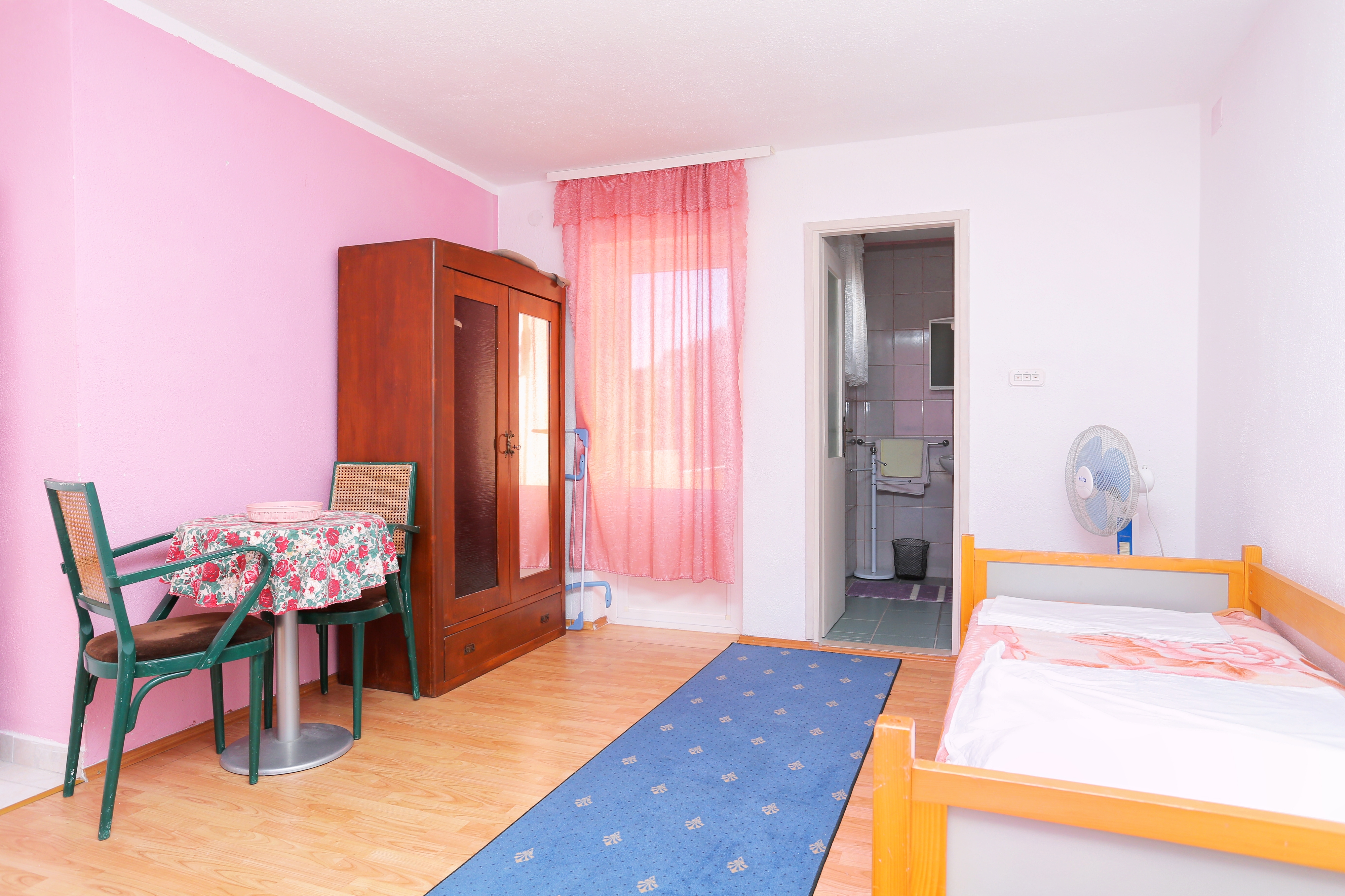 Studio flat with balcony and sea view Makarska  AS-b