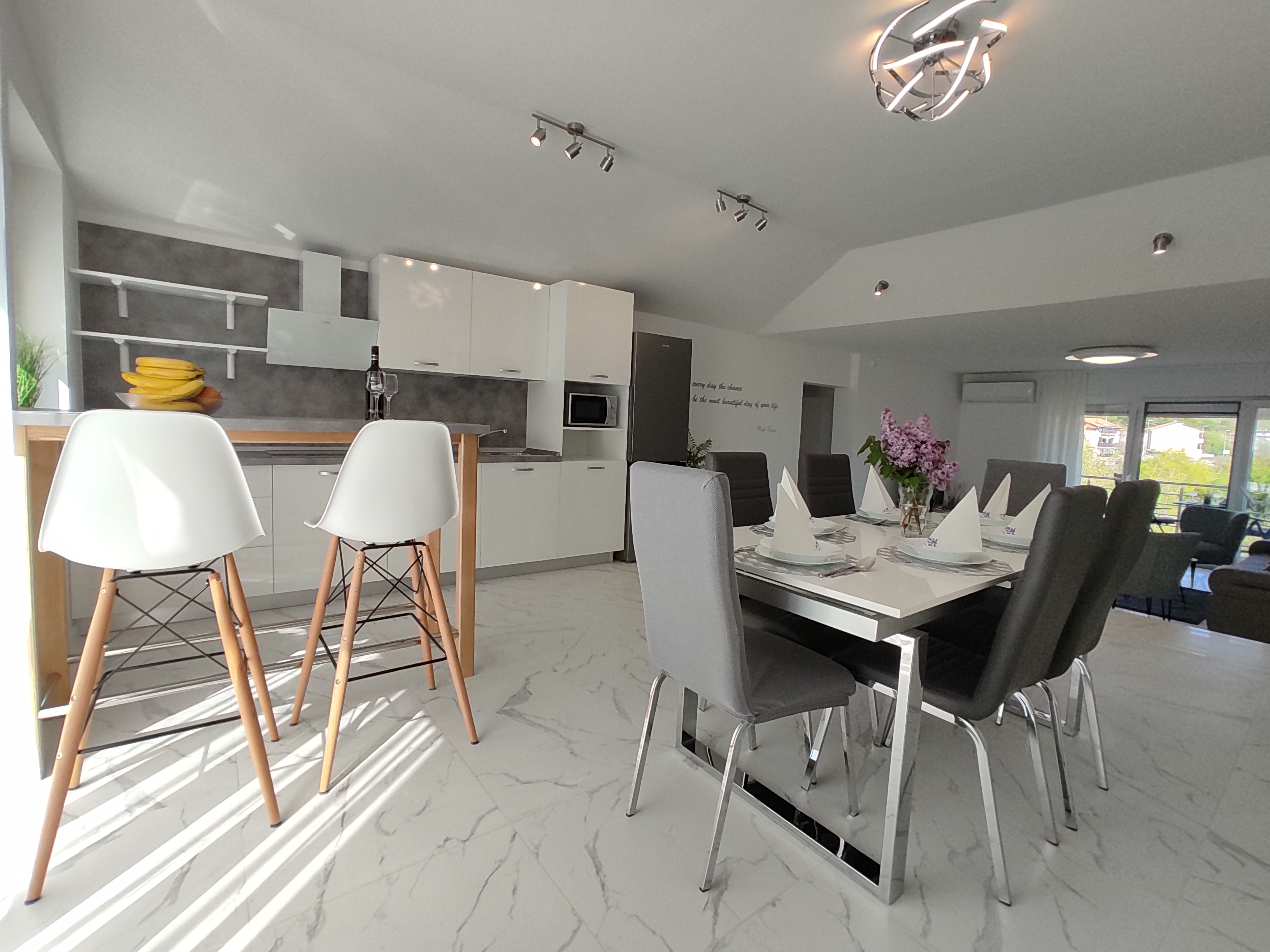 Three bedroom apartment with terrace Rijeka  A-b