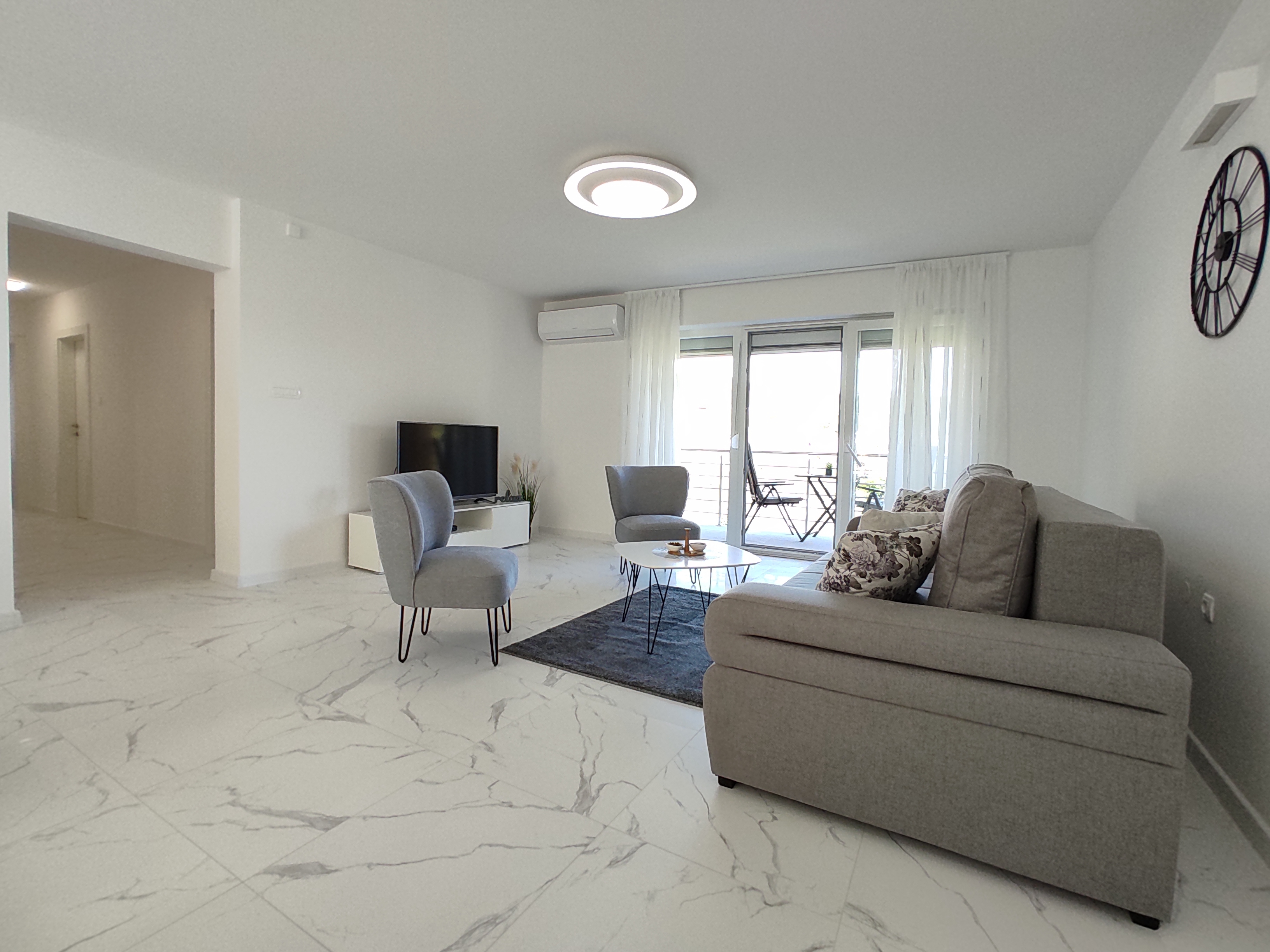 Three bedroom apartment with terrace Rijeka (A-18146-b) Three bedroom apartment with terrace Rijeka (A-18146-b)
