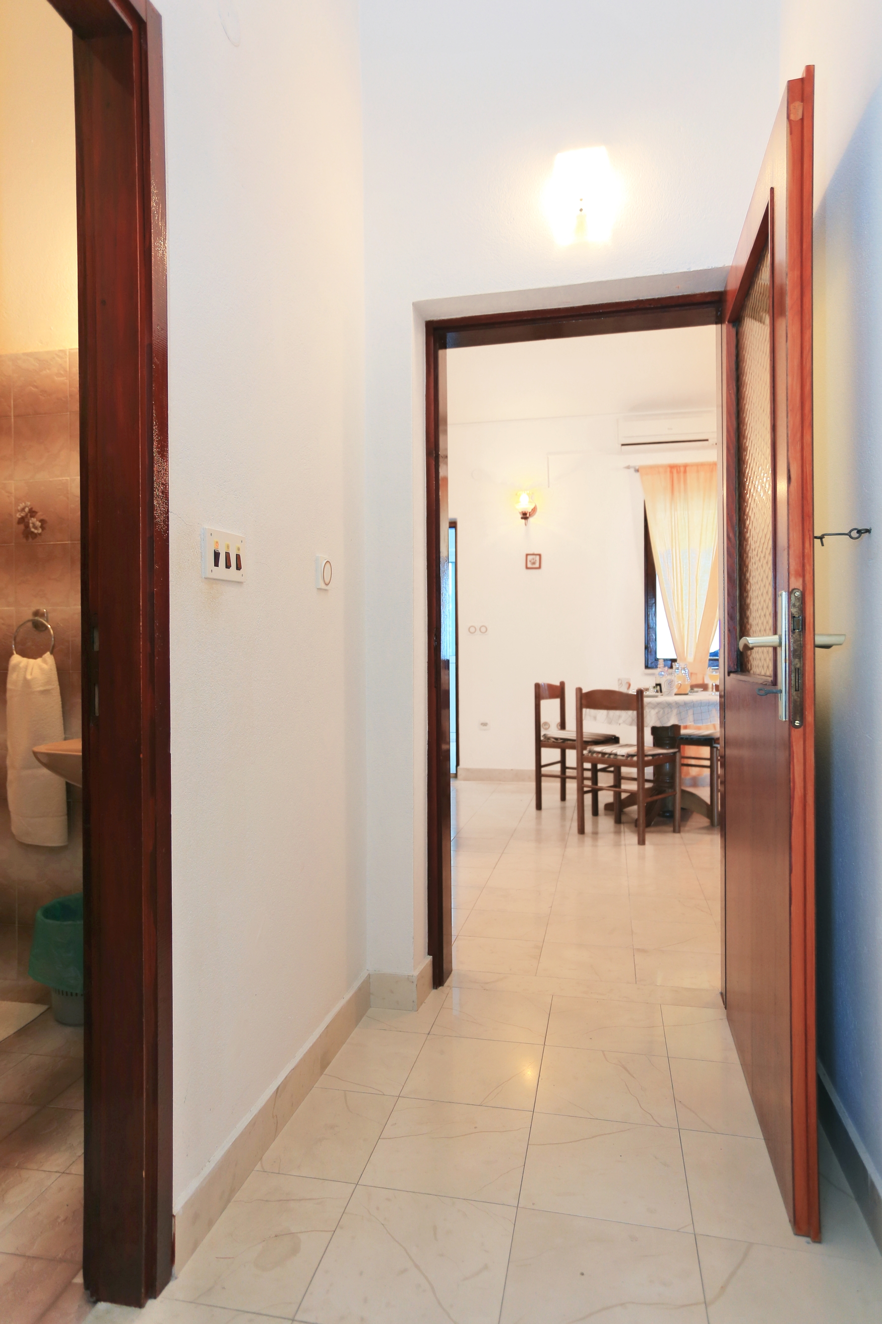 Two bedroom apartment with terrace and sea view Mimice, Omiš  A-a