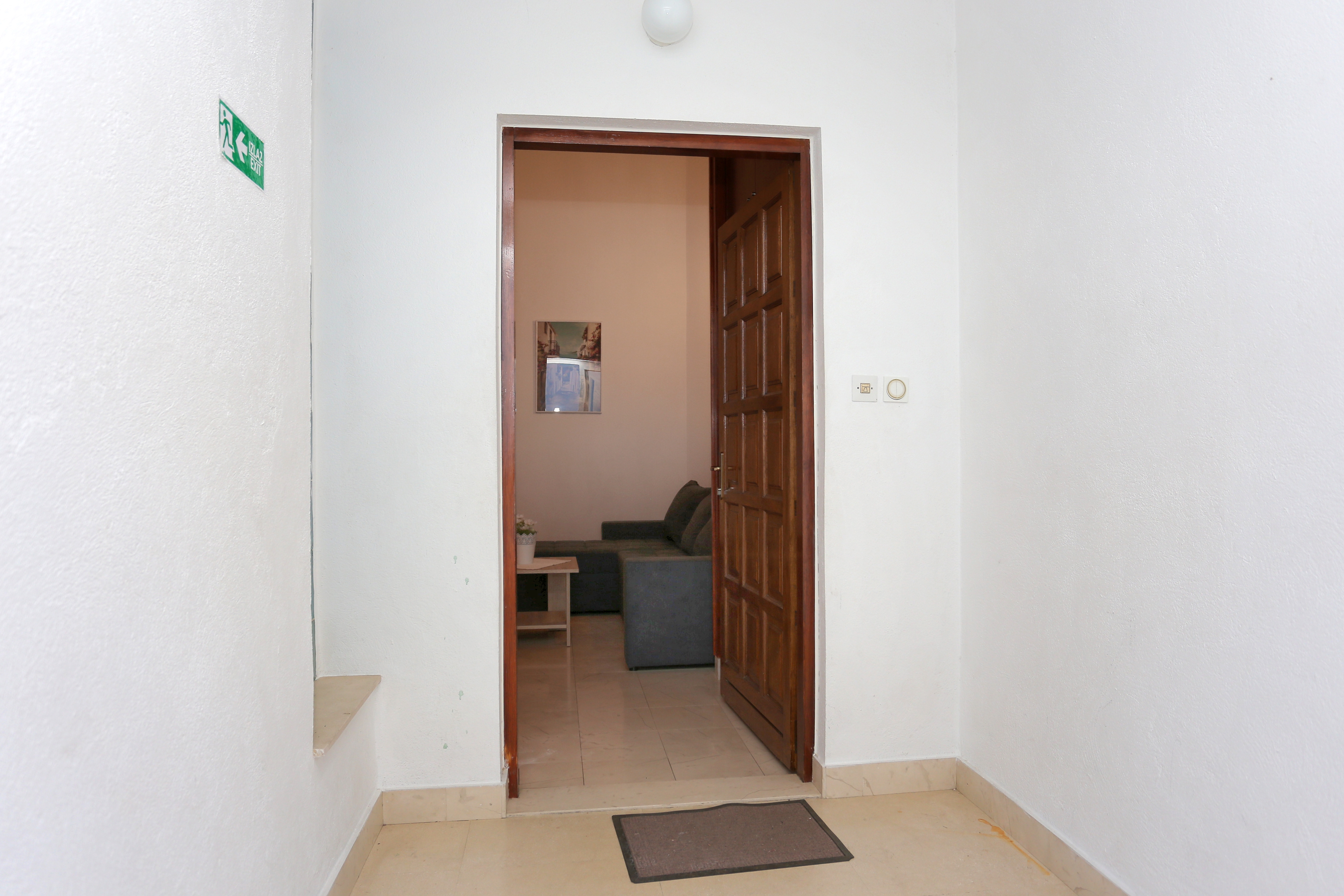 Two bedroom apartment with terrace and sea view Mimice, Omiš  A-a